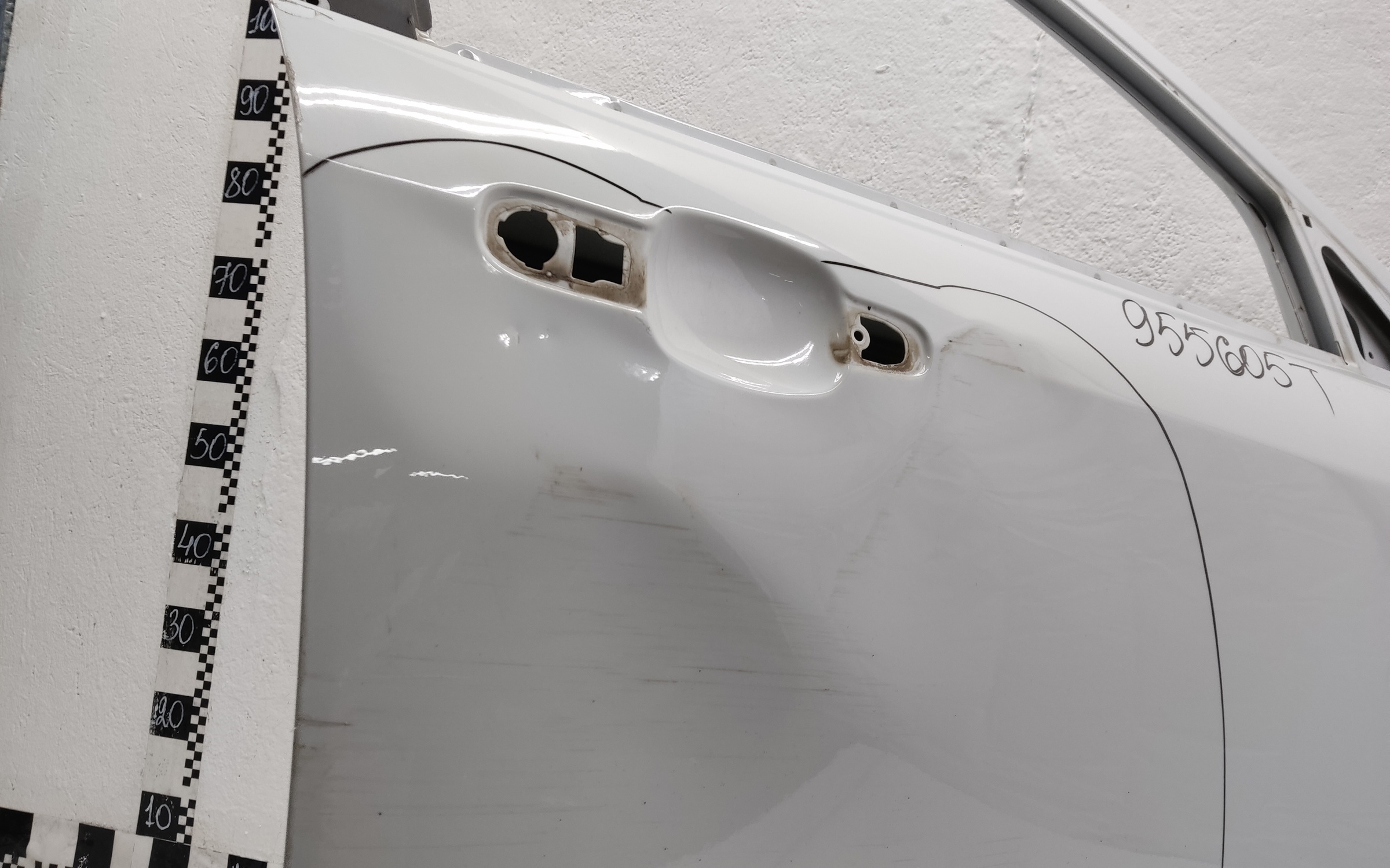 Дверь передняя правая Lada Vesta