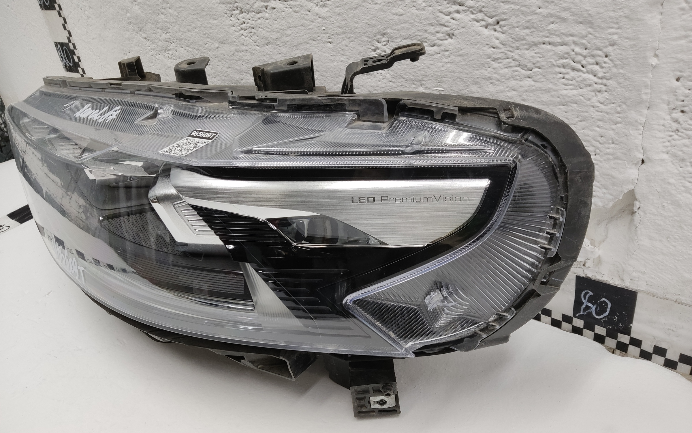 Фара передняя левая Haval F7 LED