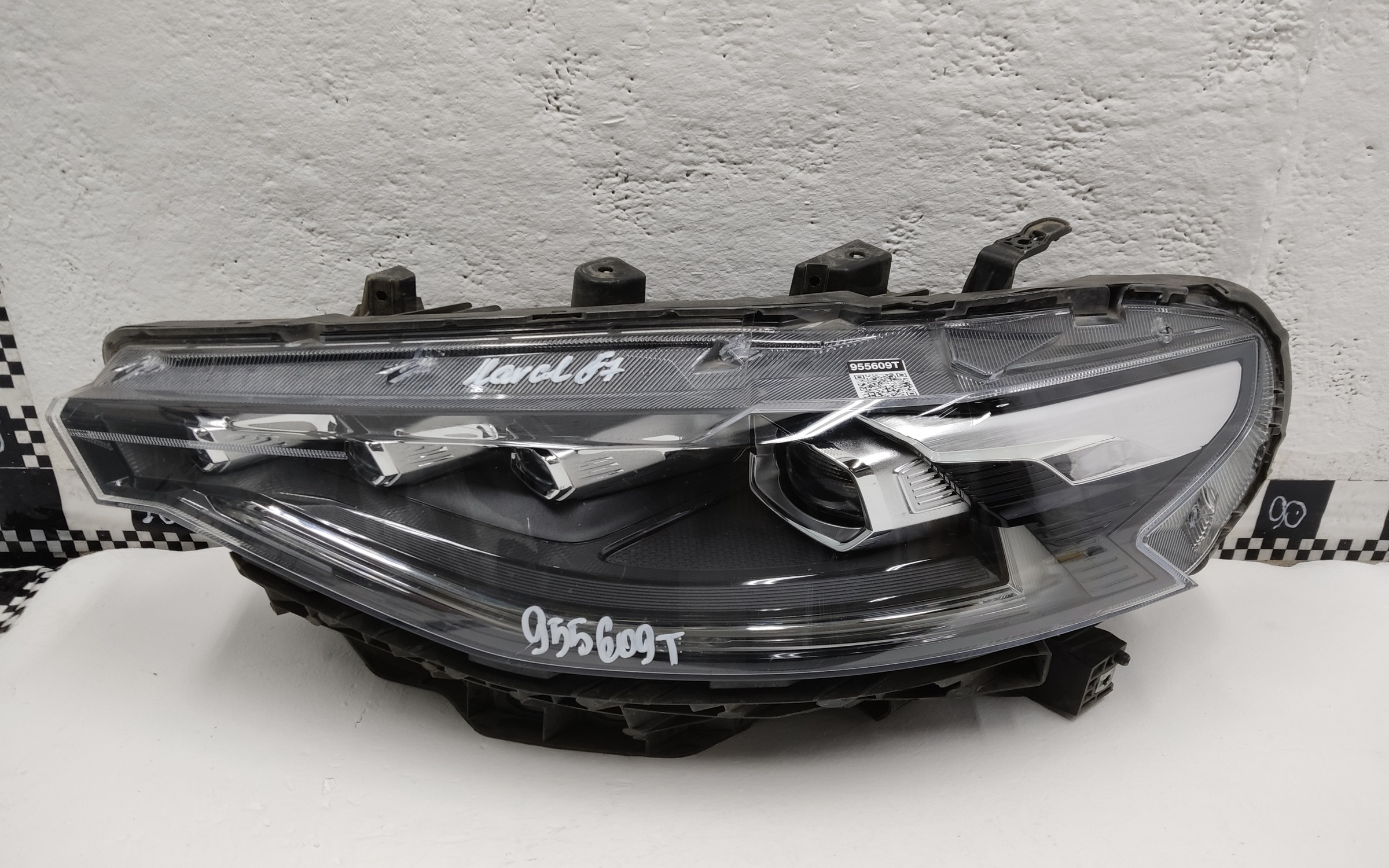 Фара передняя левая Haval F7 LED