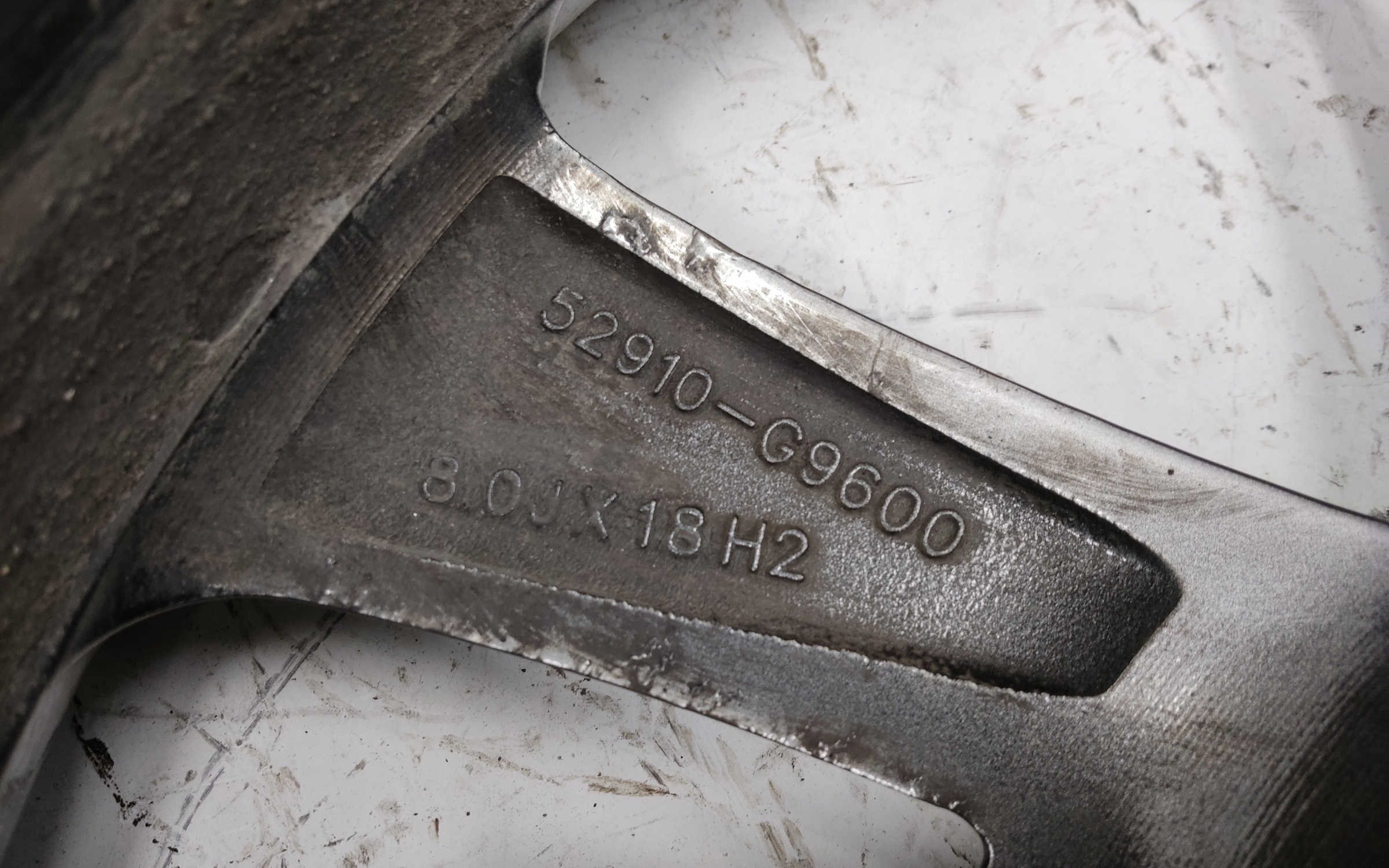 Диск колеса литой Genesis G70 Restail R18