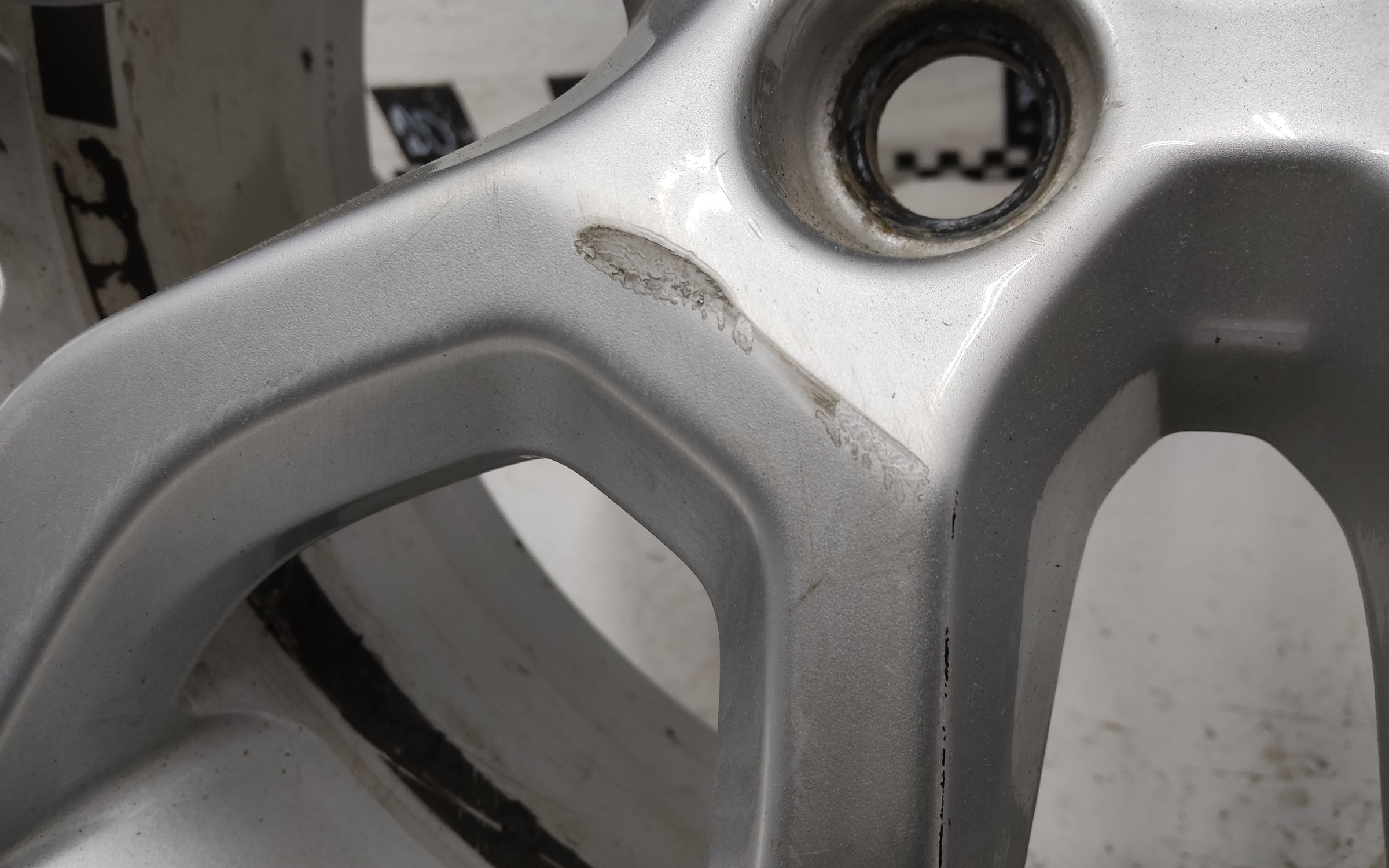 Диск колеса литой Volvo V40 Cross Country R17