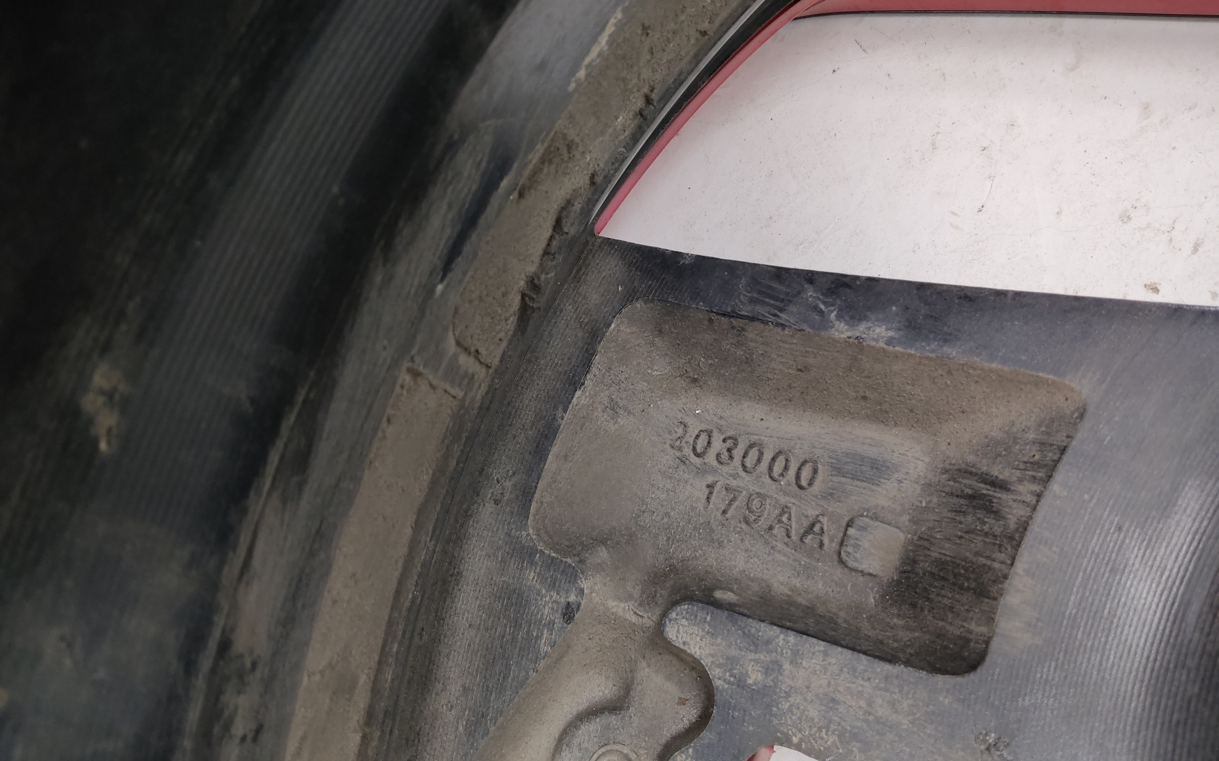 Диск колеса литой Omoda C5 R18 красный