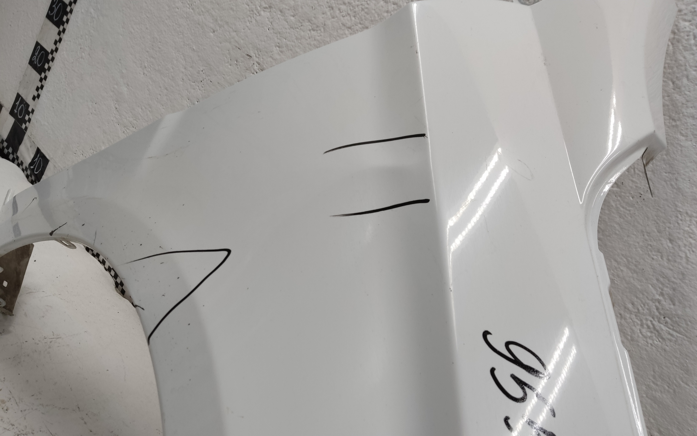 Крыло переднее правое Lada Vesta