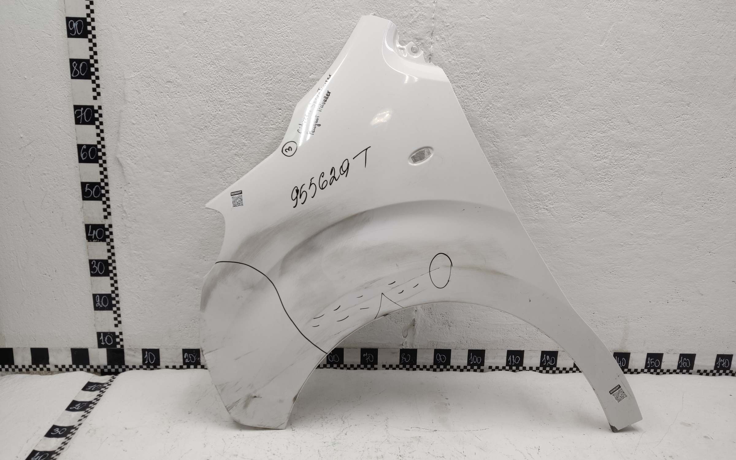 Крыло переднее левое Peugeot Traveller