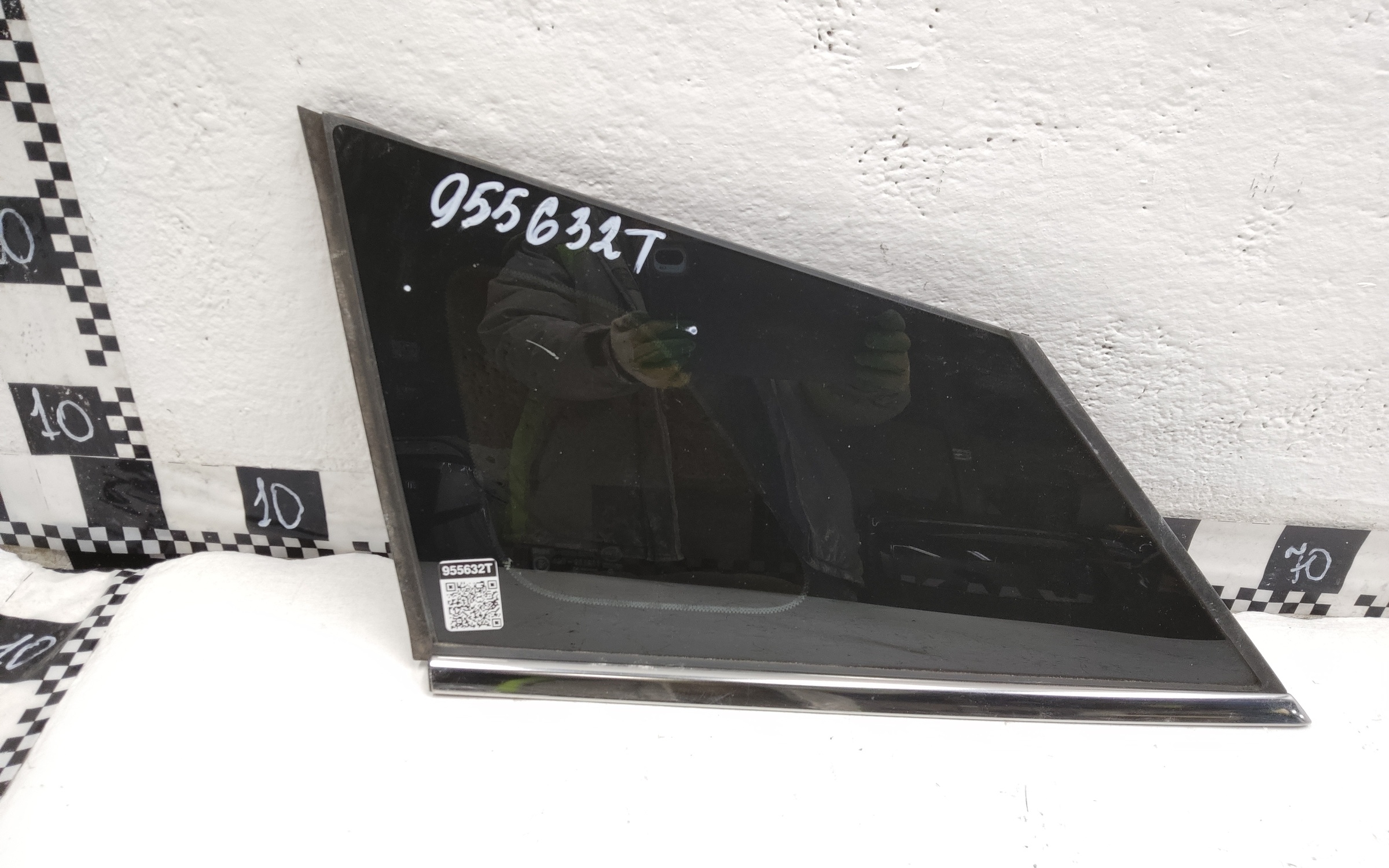 Стекло кузовное заднее левое Geely Cityray