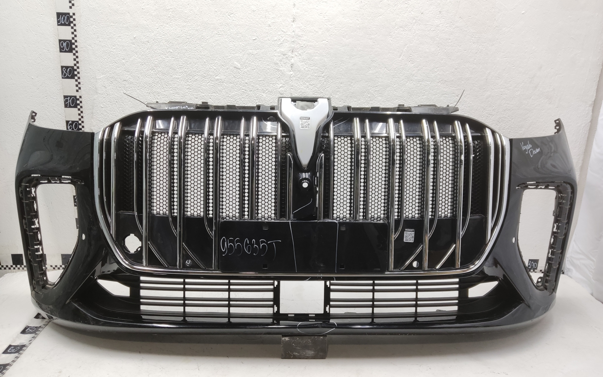 Бампер передний Voyah Dream 1