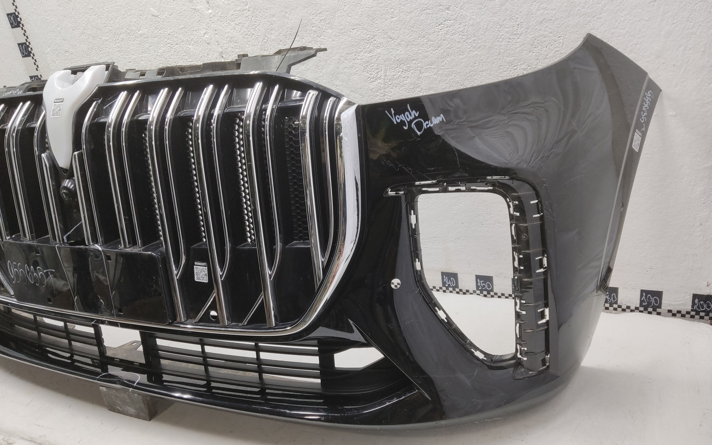 Бампер передний Voyah Dream 1