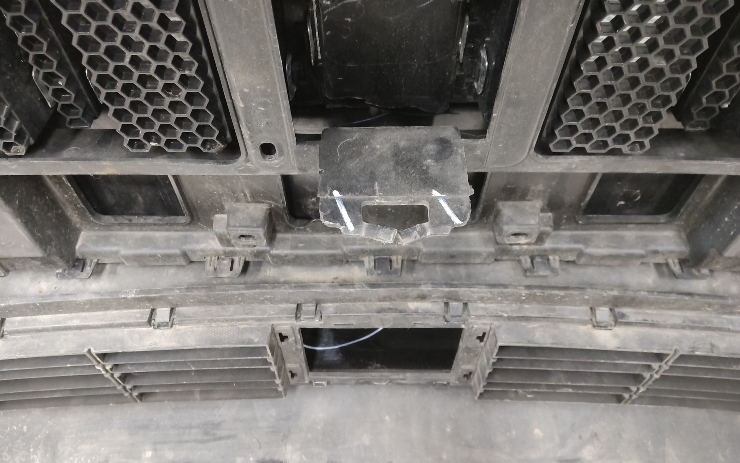 Бампер передний Voyah Dream 1