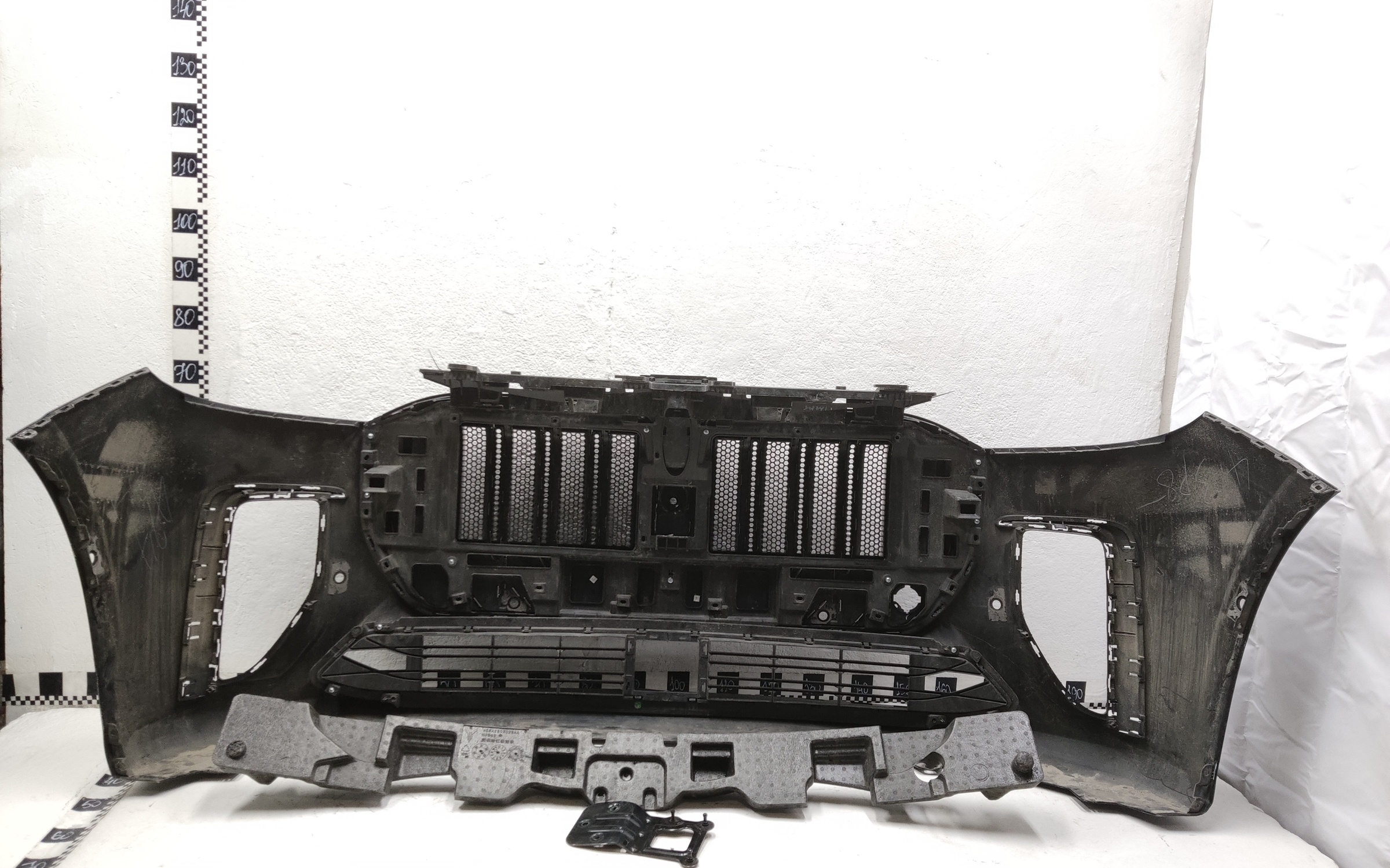 Бампер передний Voyah Dream 1