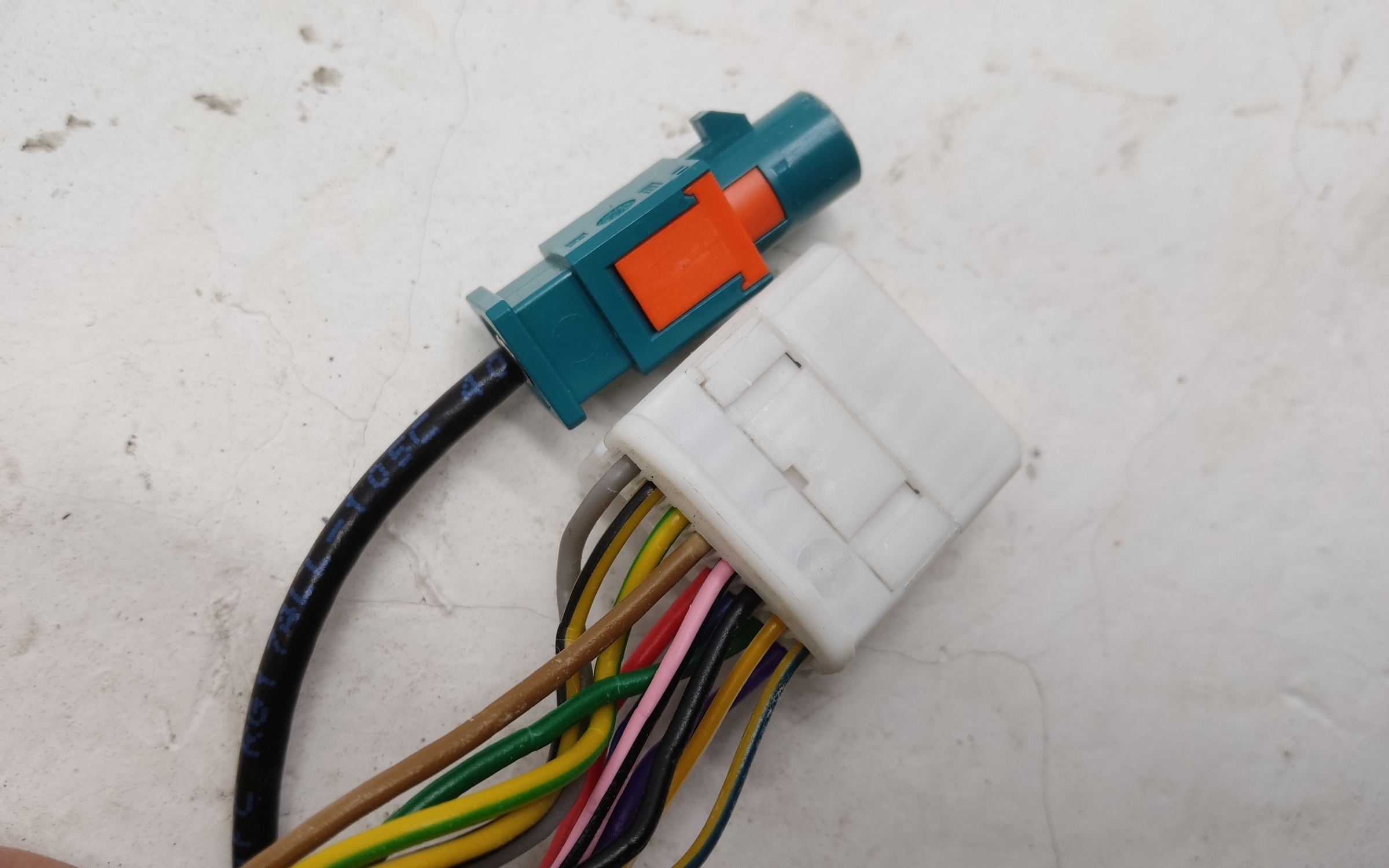 Зеркало левое Geely Coolray 12+1 контактов карбон