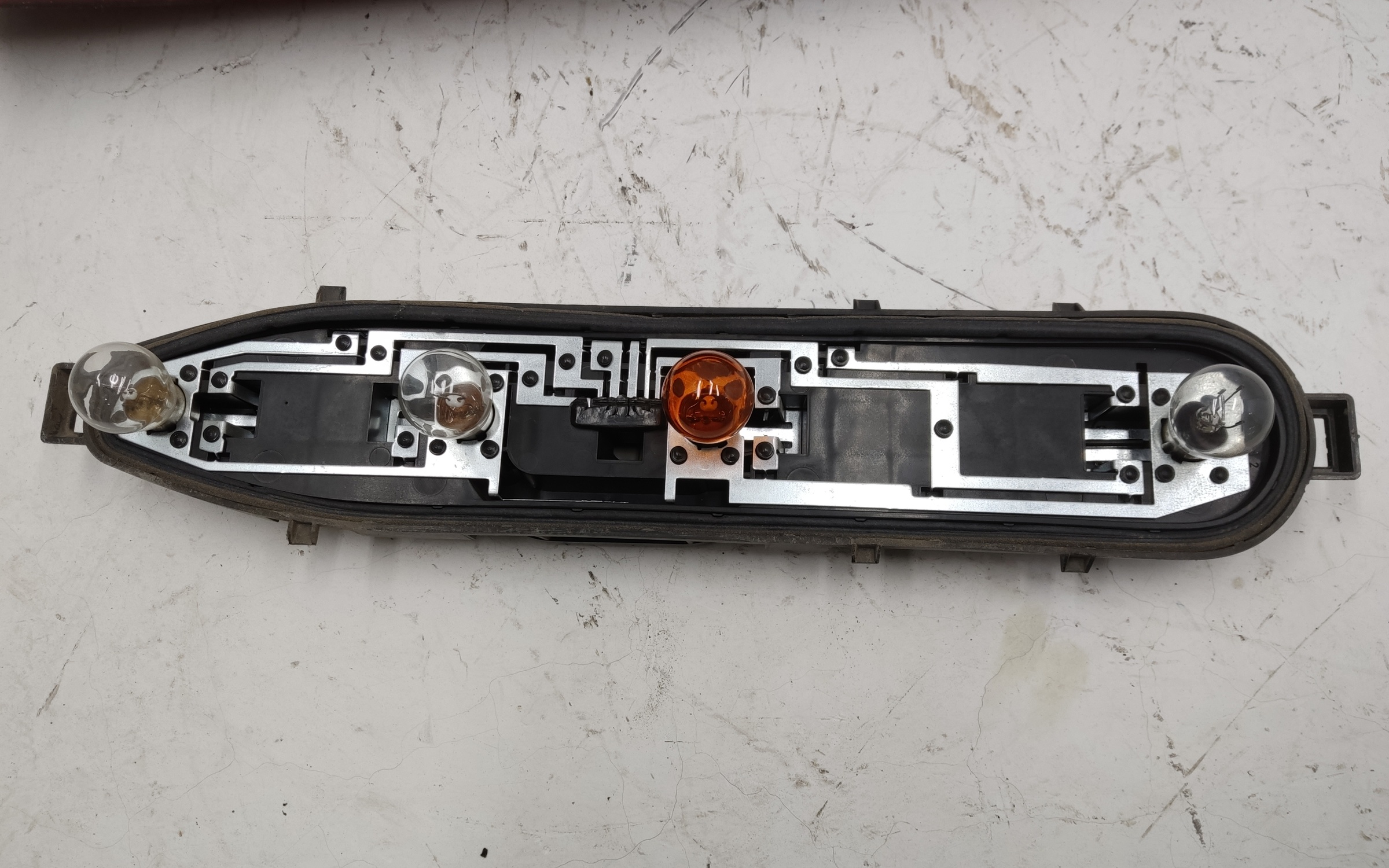 Фонарь задний левый наружный Citroen Berlingo 2 Restail  Компактвэн