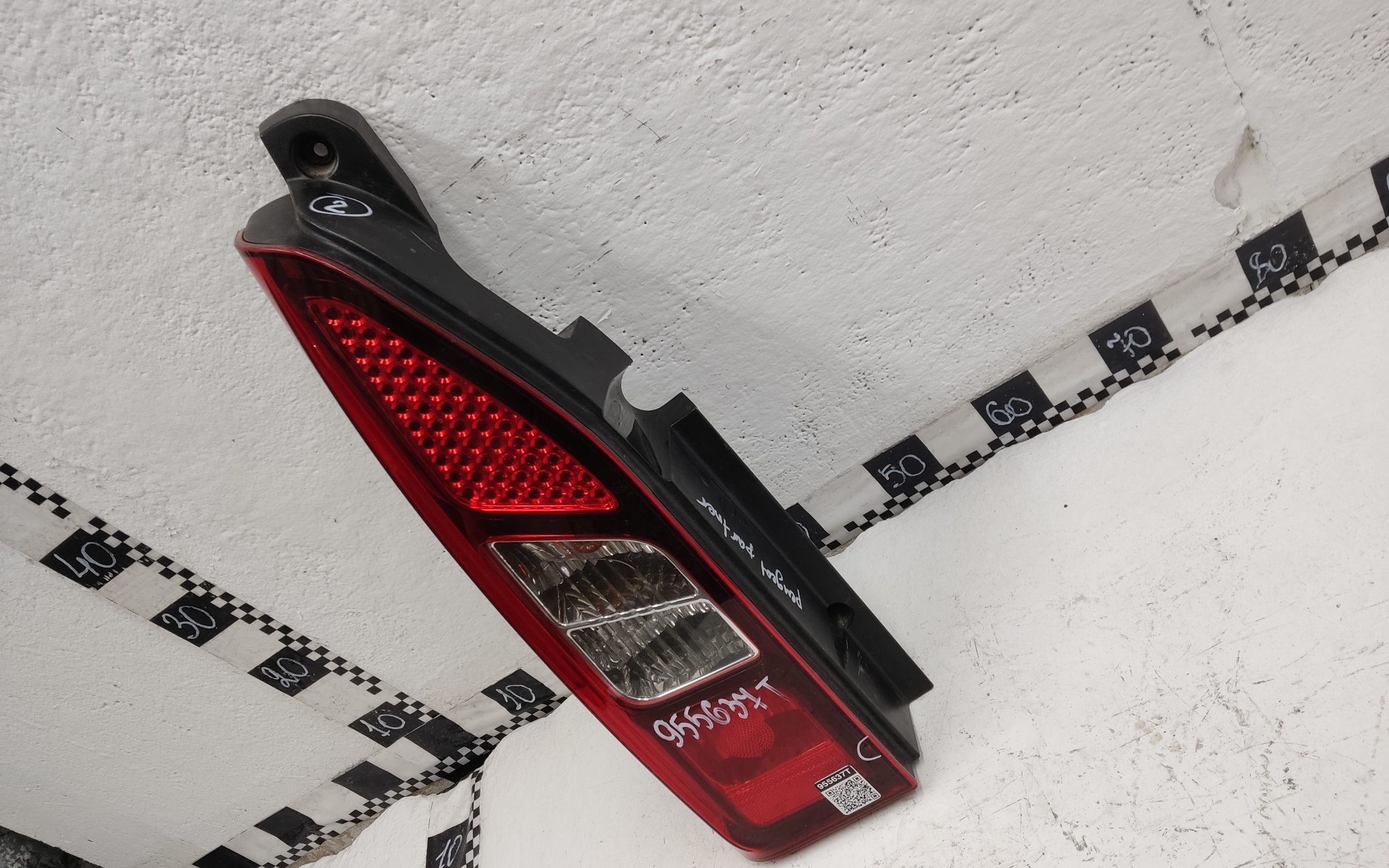 Фонарь задний левый наружный Citroen Berlingo 2 Restail  Компактвэн