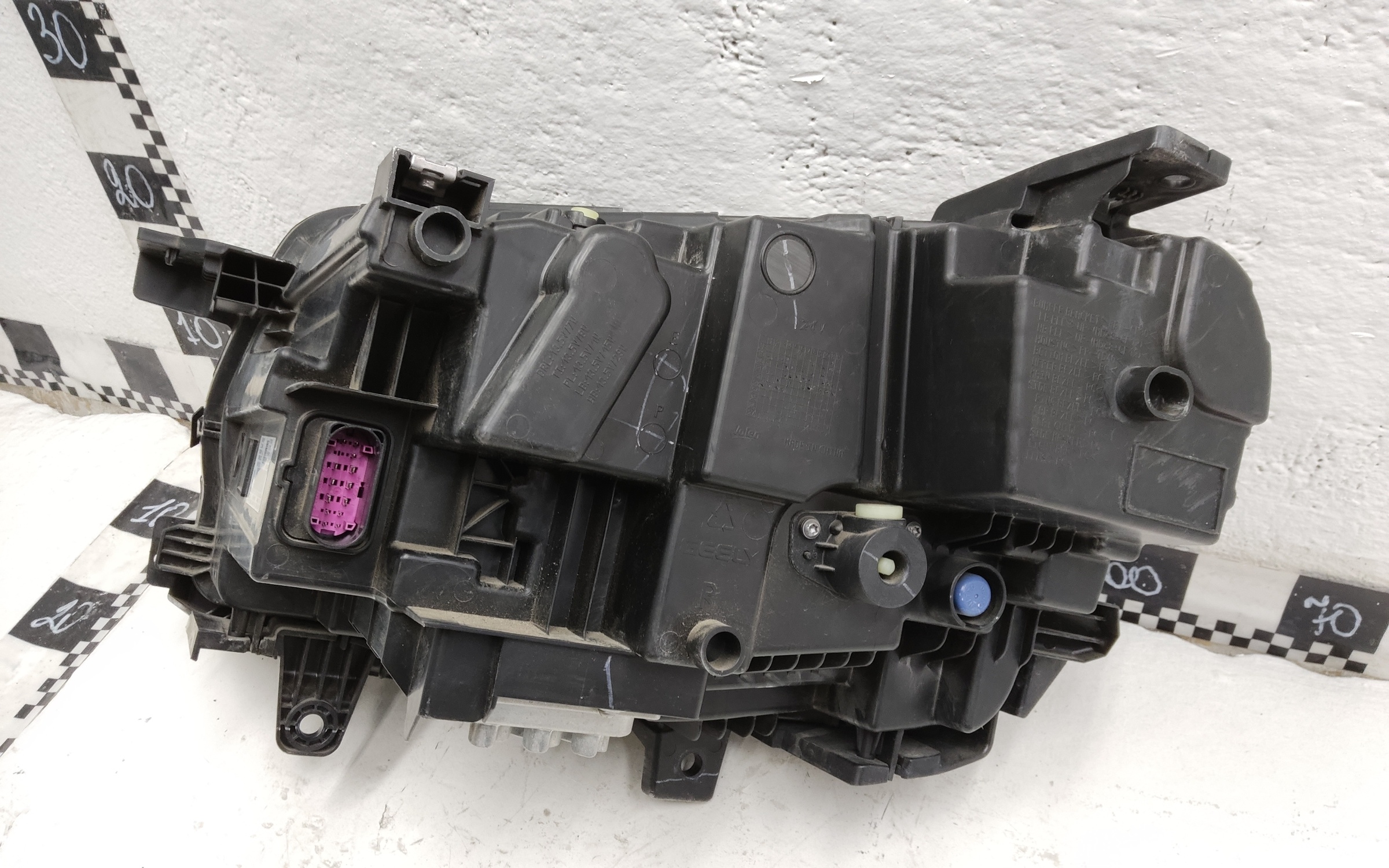 Фара передняя правая Geely Tugella Full LED