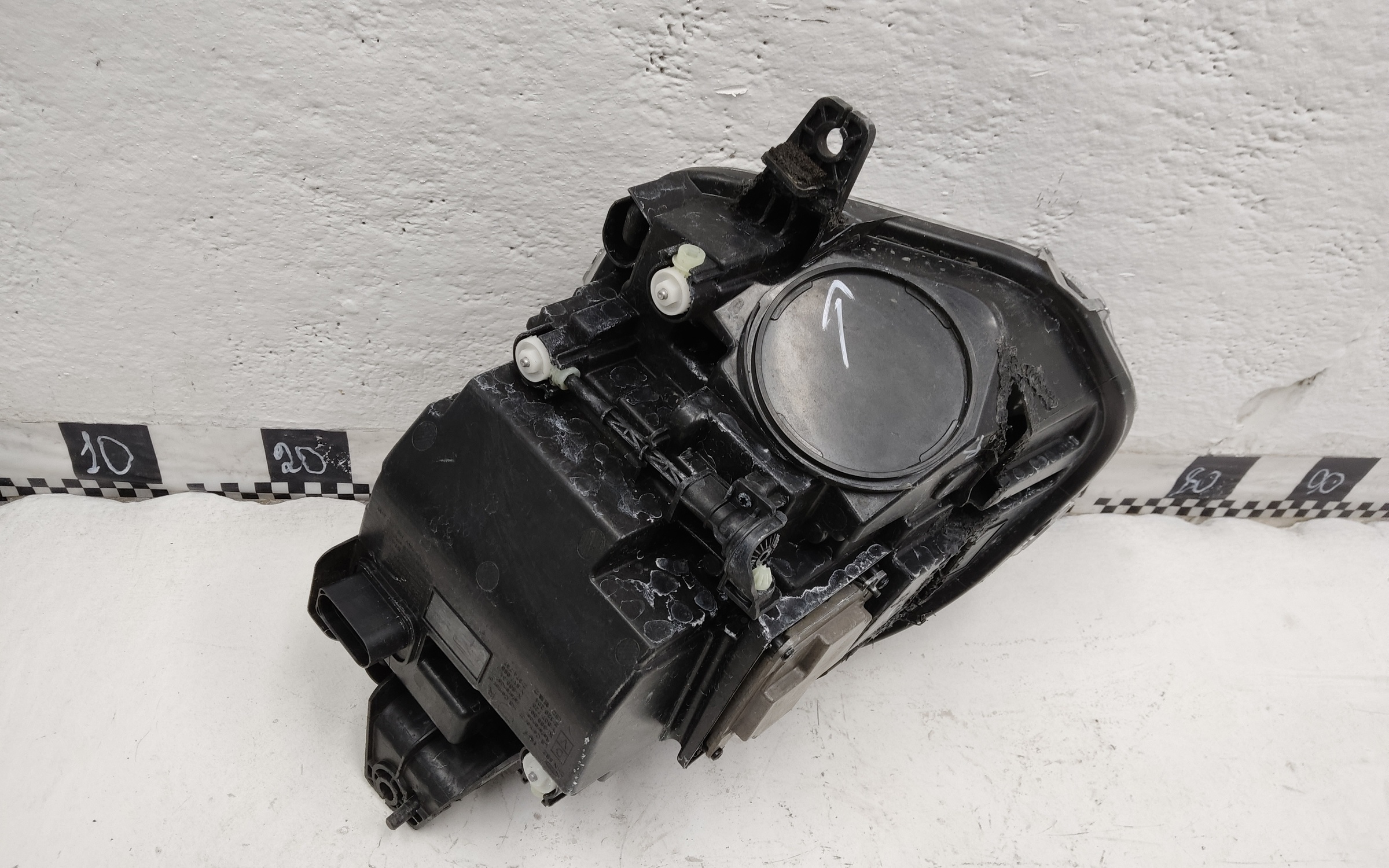 Фара передняя правая Omoda C5 LED