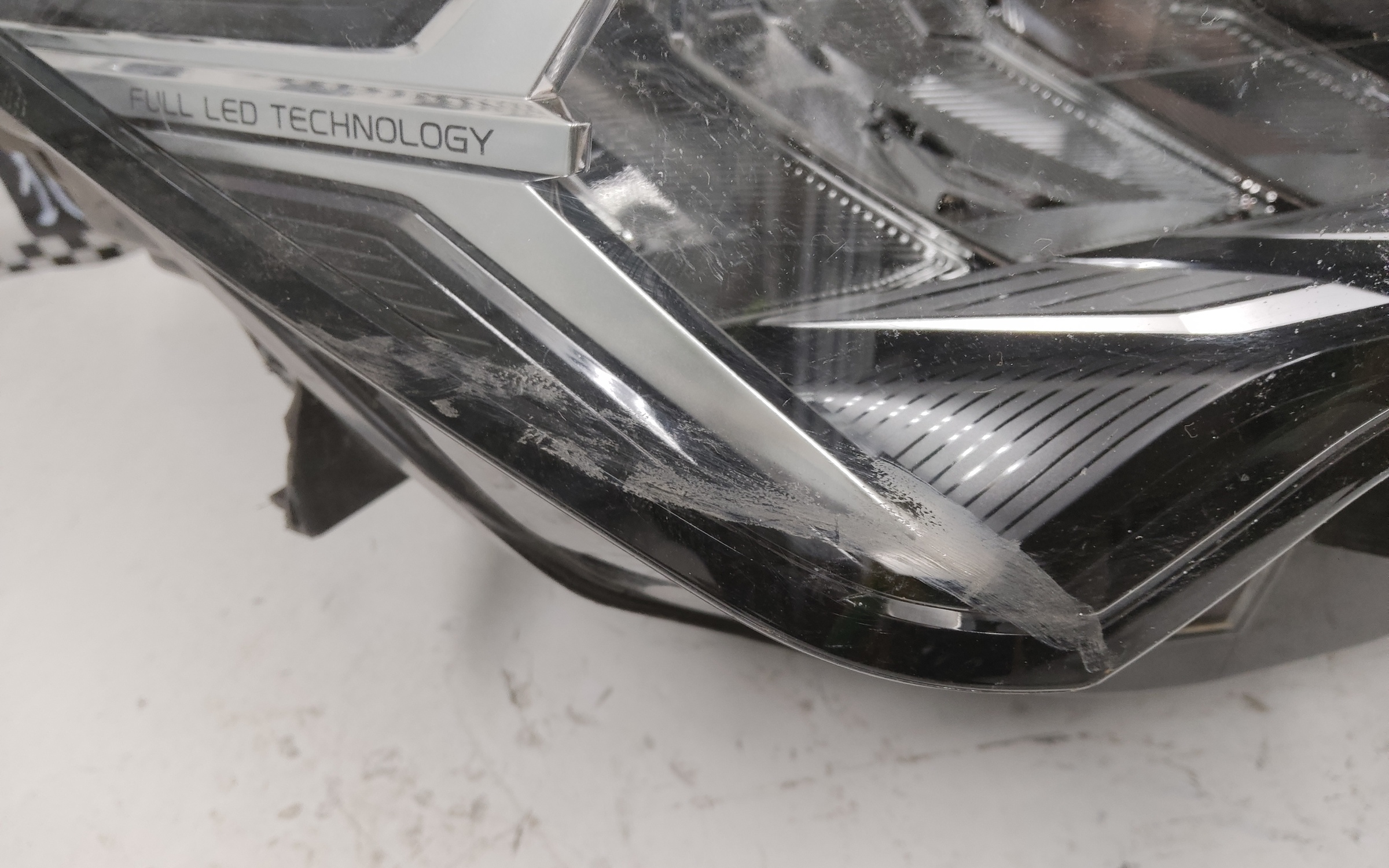 Фара передняя правая Geely Coolray Restail LED