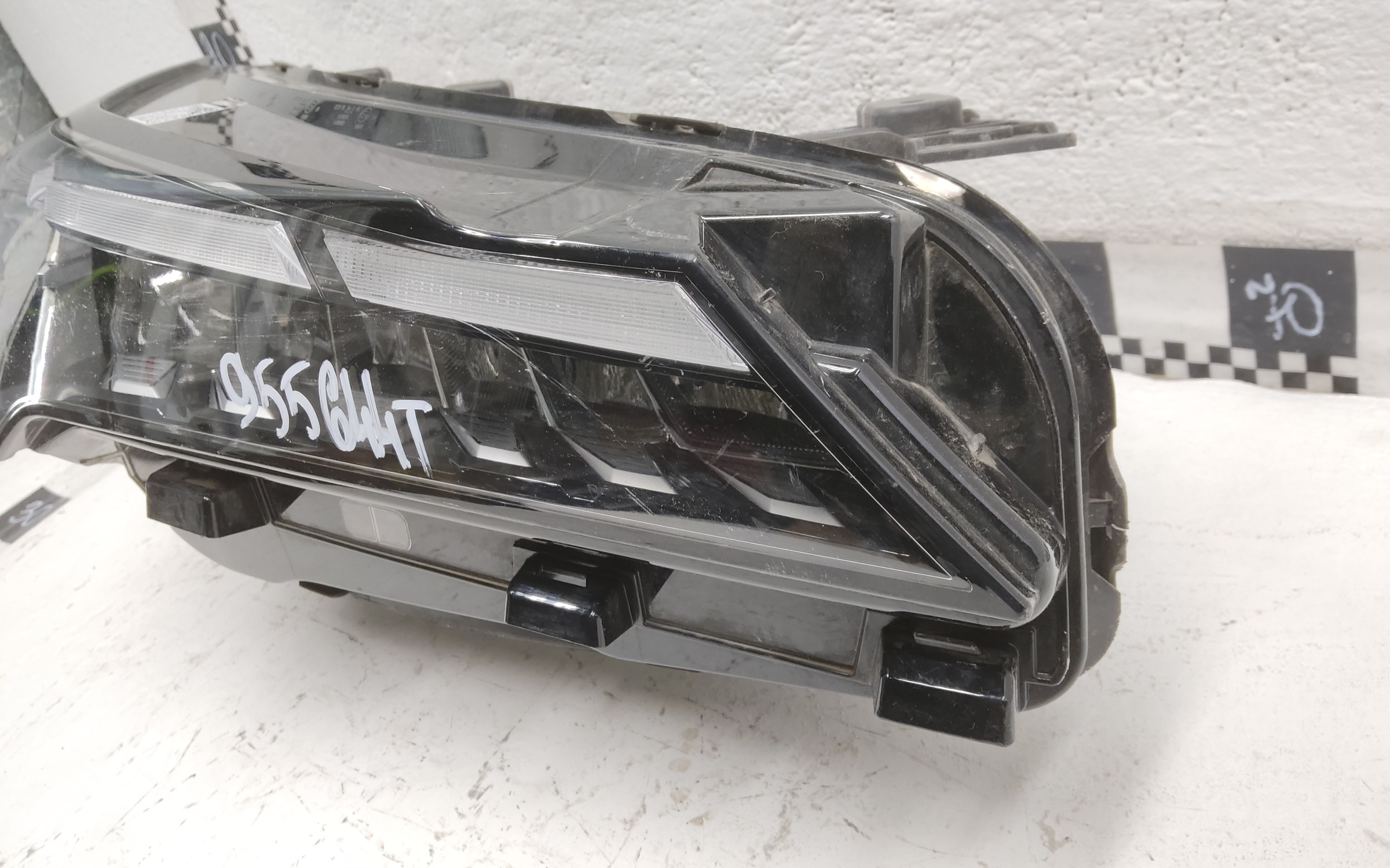 Фара передняя правая Geely Coolray Restail LED