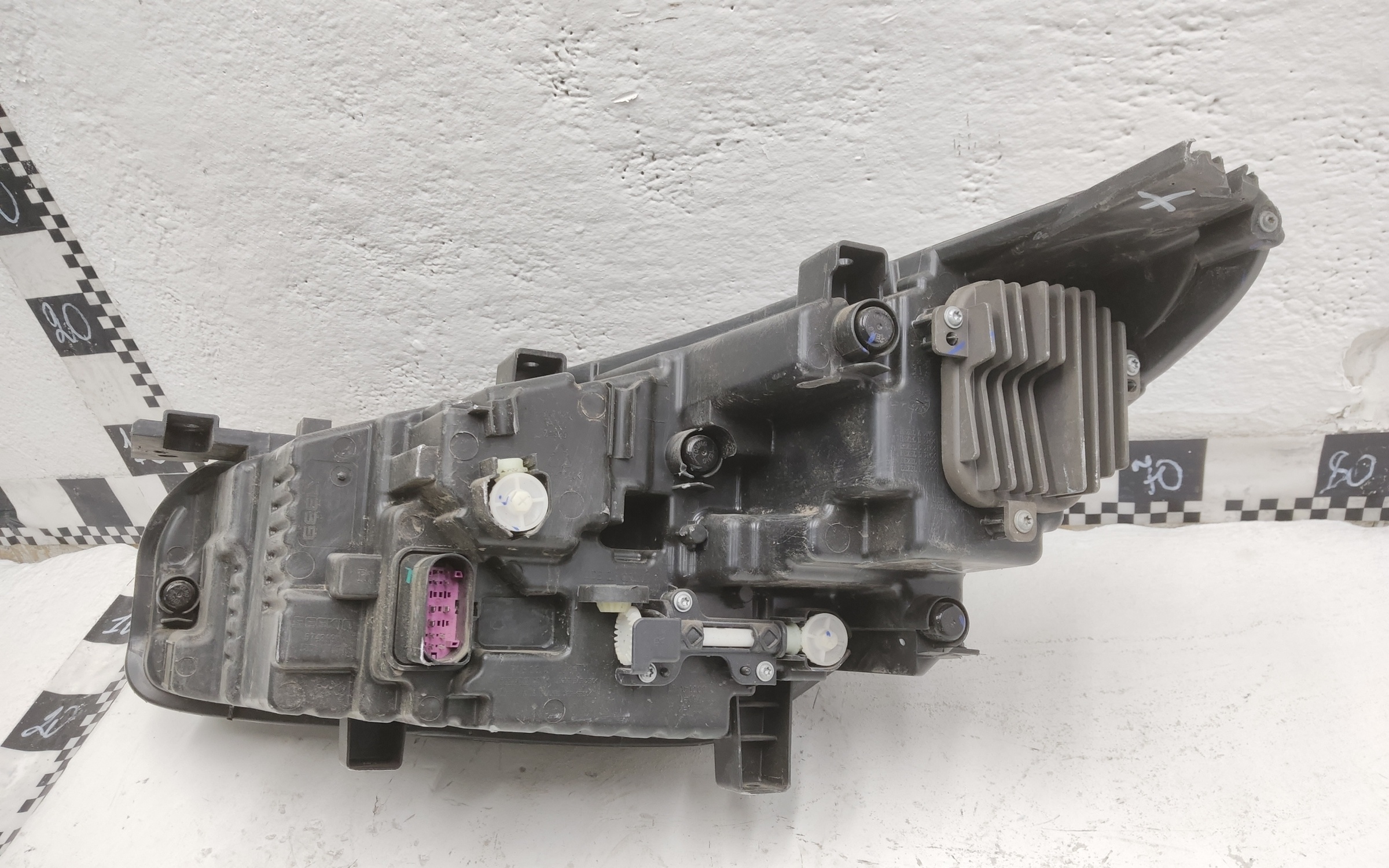 Фара передняя правая Geely Coolray Restail LED