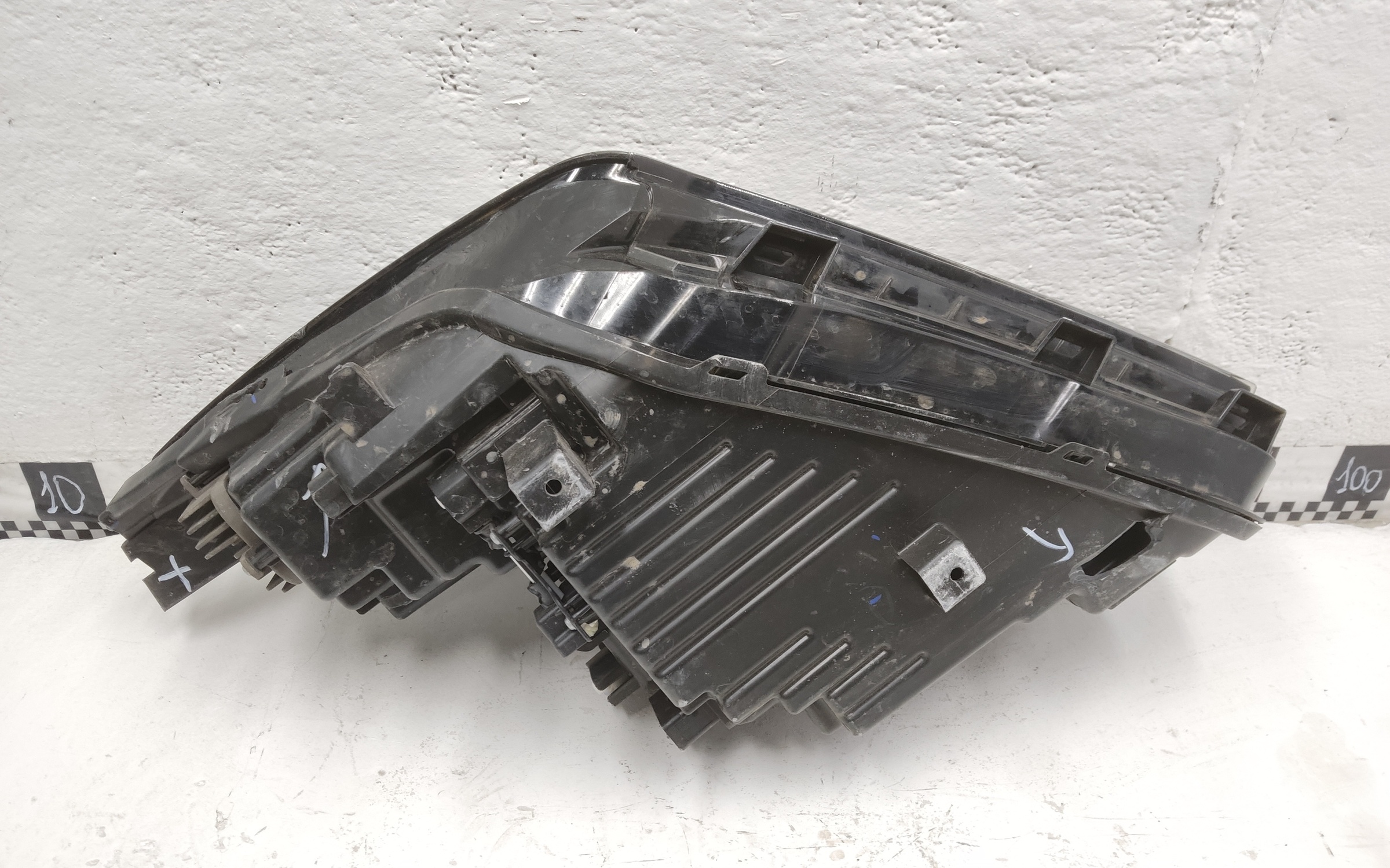 Фара передняя правая Geely Coolray Restail LED