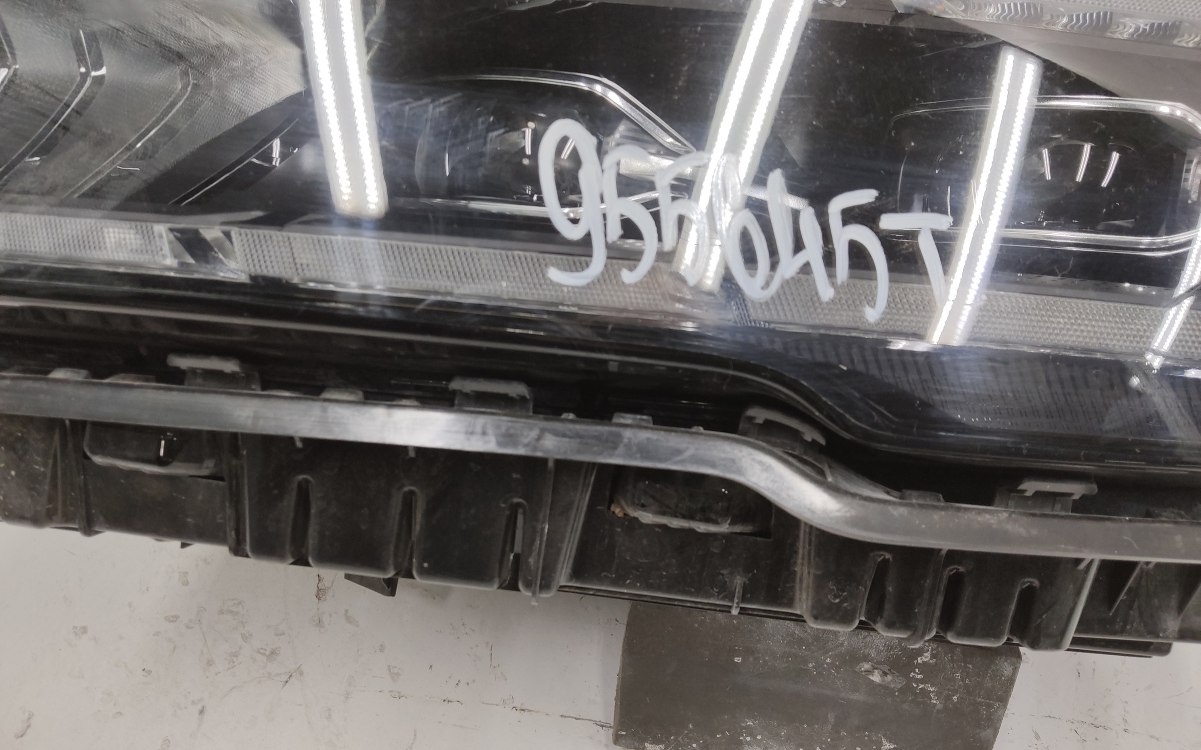 Фара передняя левая Geely Monjaro LED