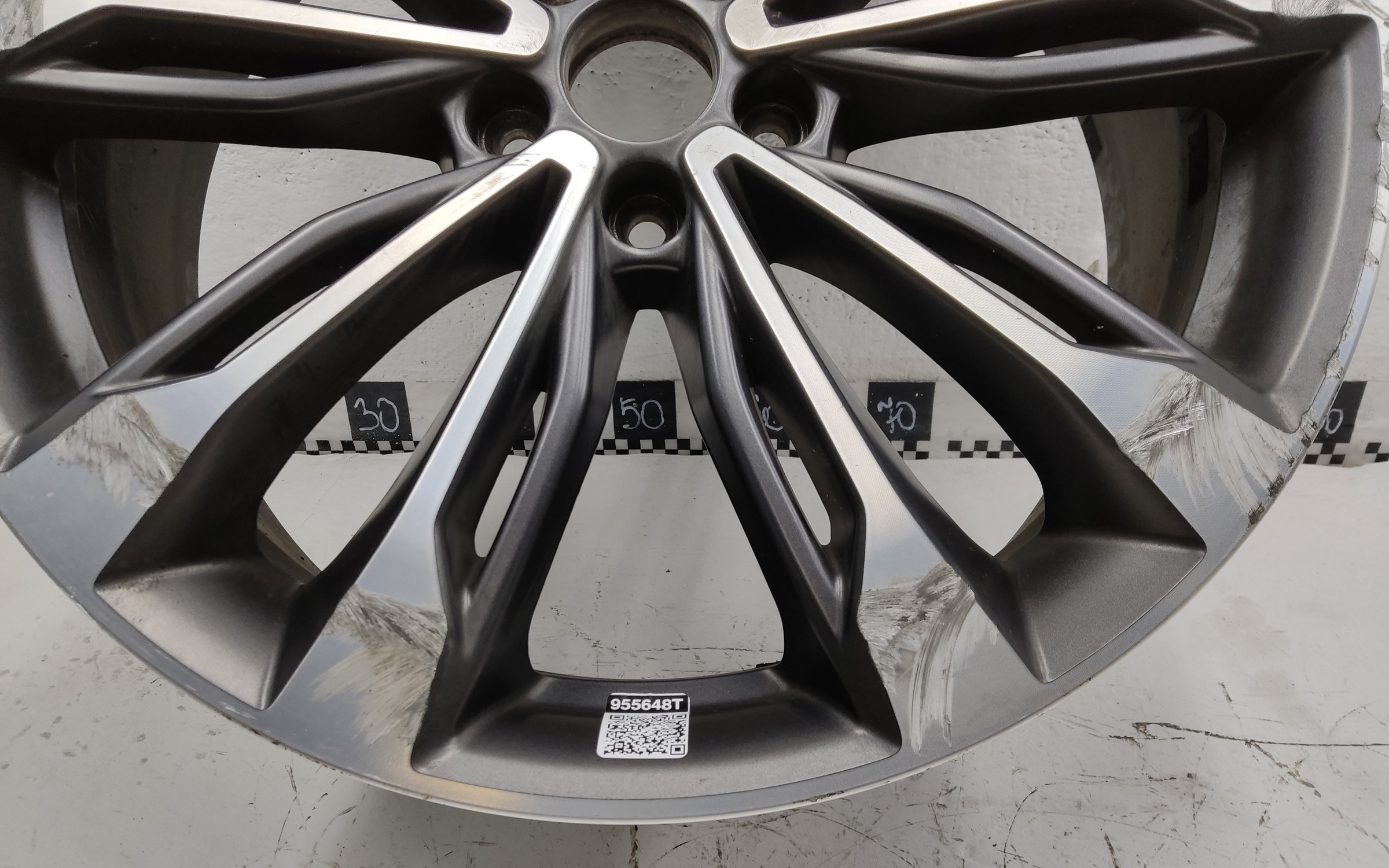 Диск колеса литой Geely Tugella R20 серый