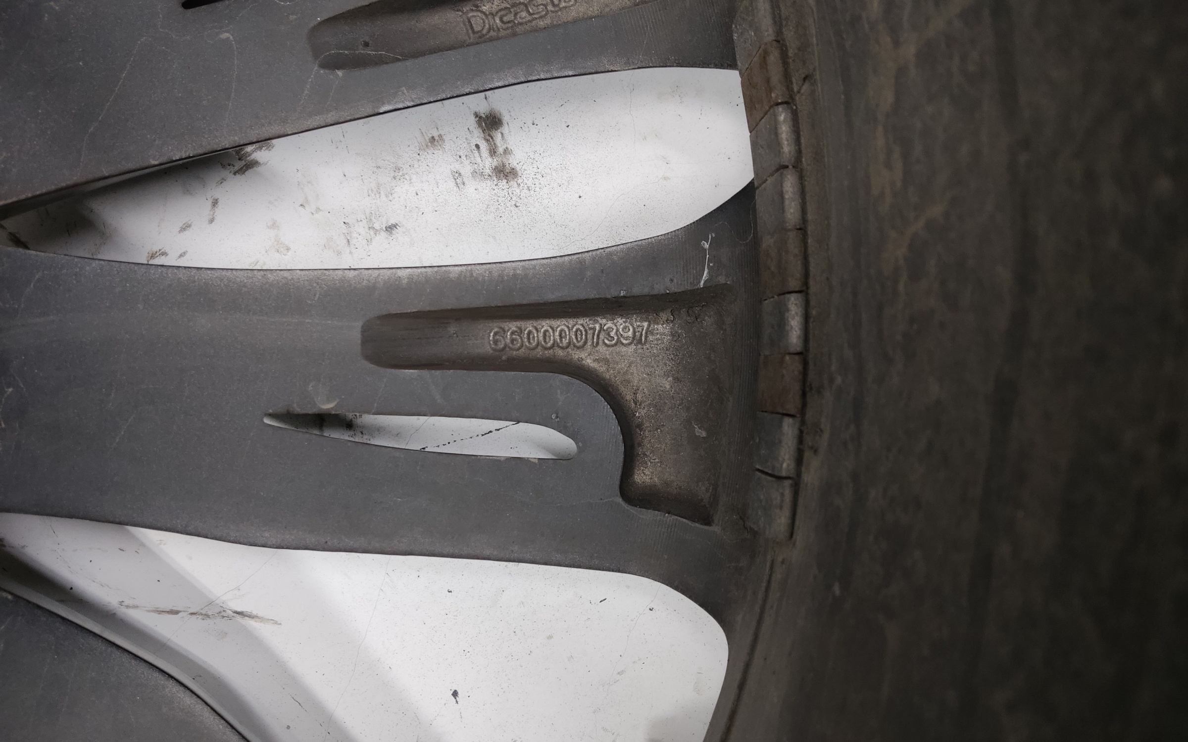 Диск колеса литой Geely Tugella R20 серый