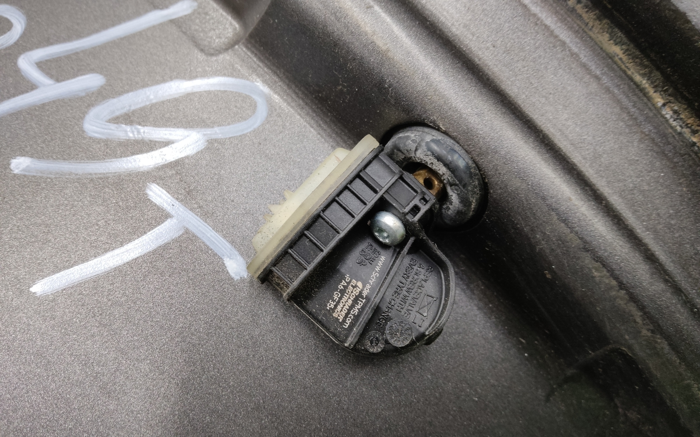 Диск колеса литой Geely Tugella R20 серый