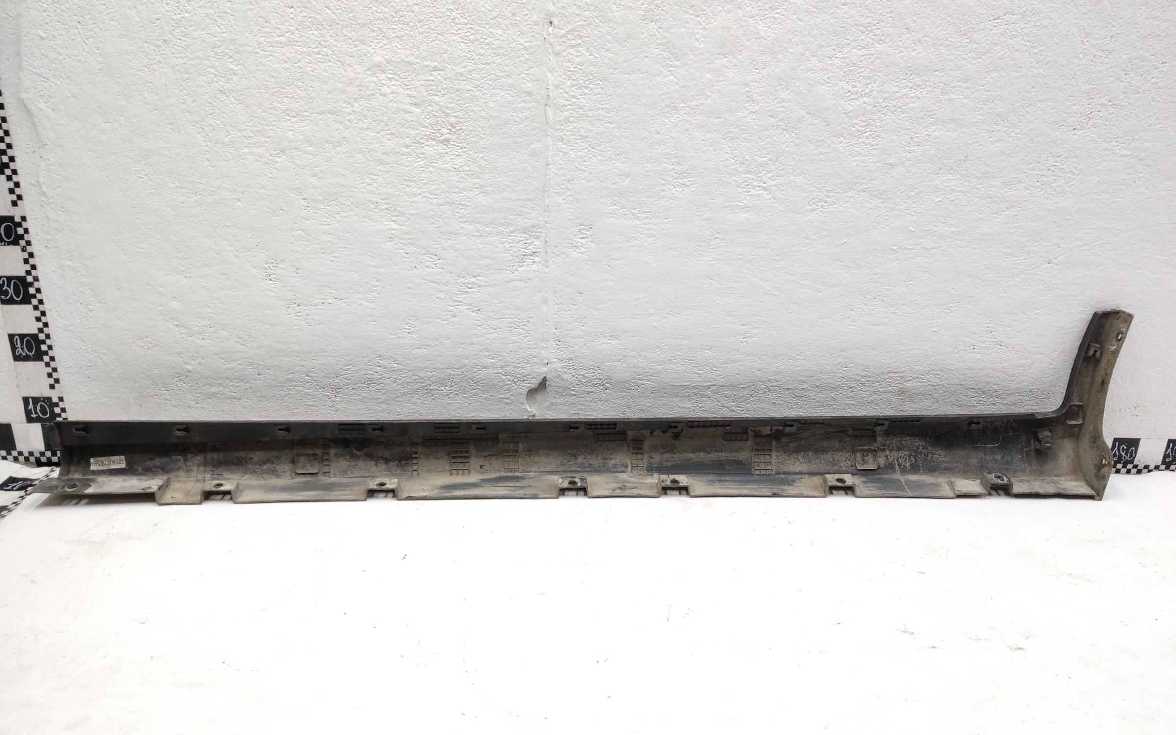 Накладка порога правого Geely Atlas Pro