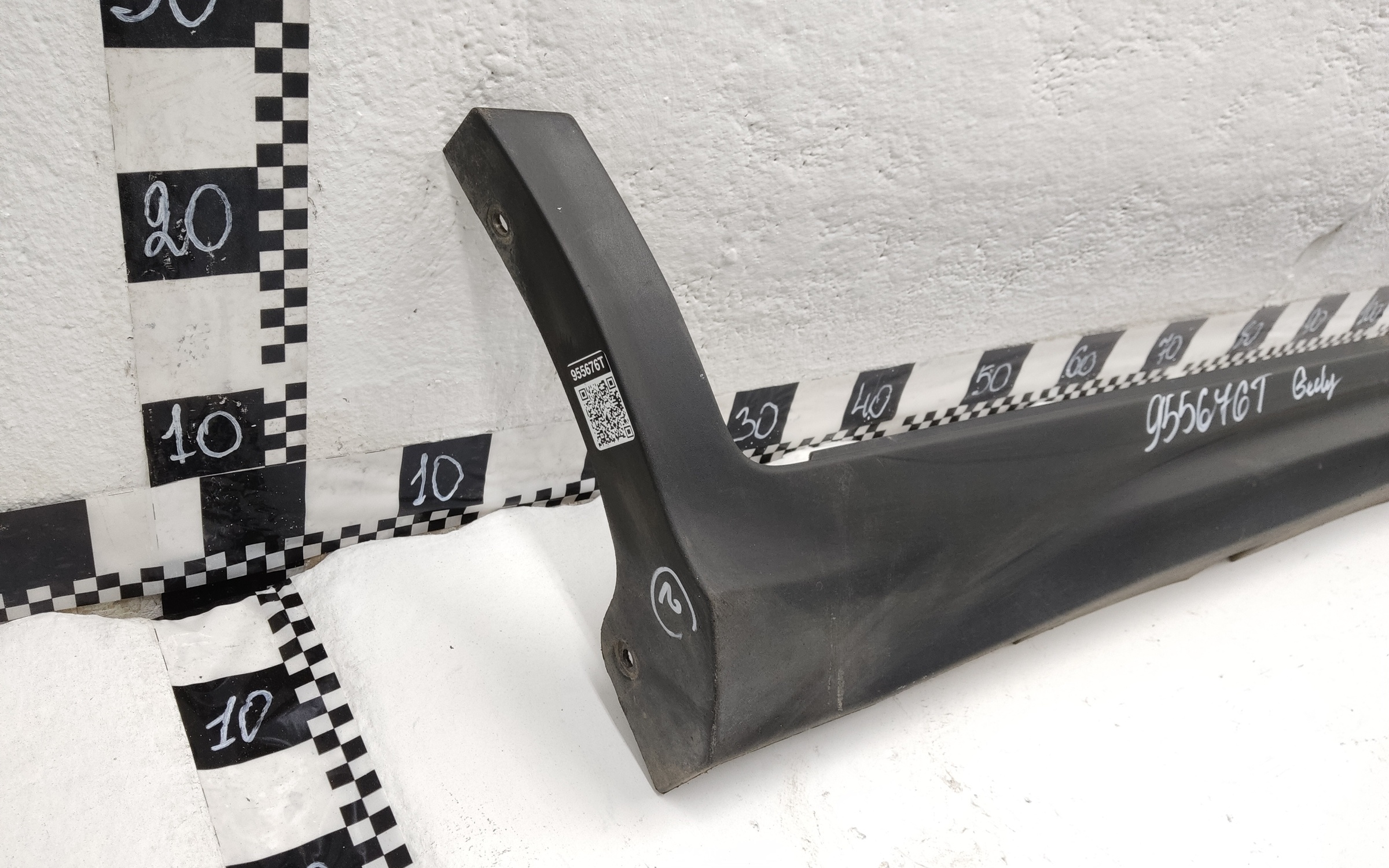 Накладка порога правого Geely Atlas Pro