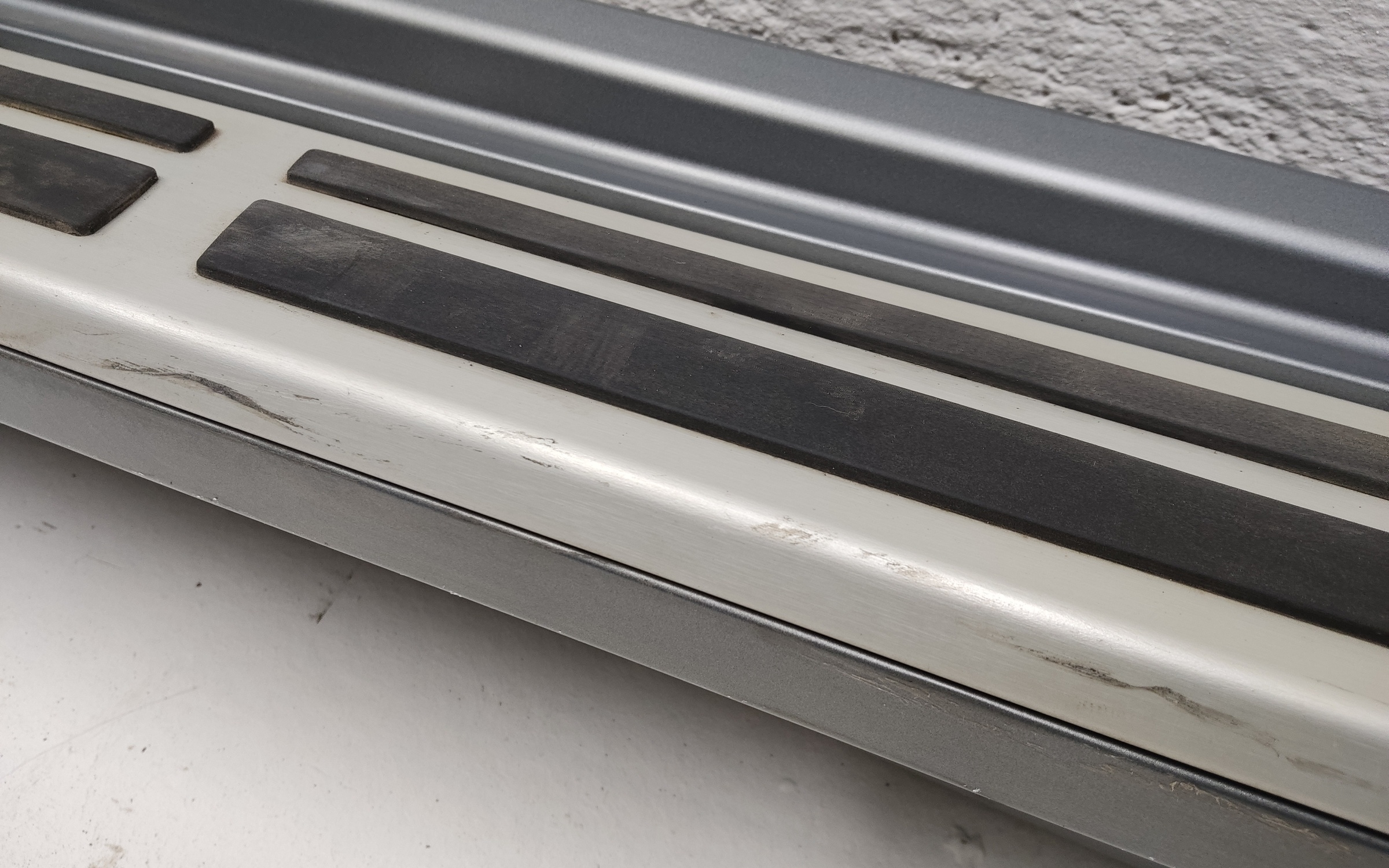 Накладка порога левого BMW X7 G07