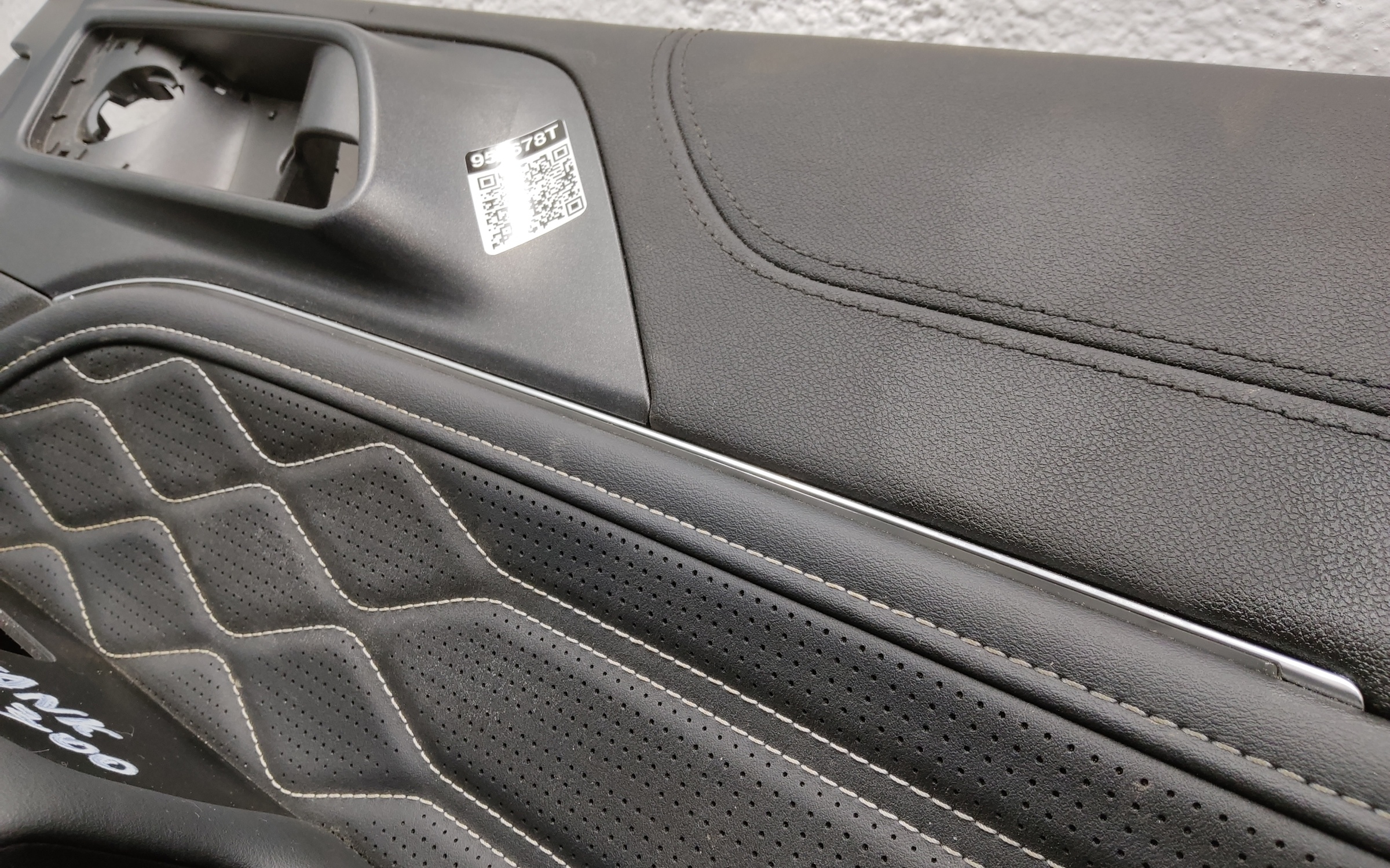 Обшивка двери передней правой Tank 300