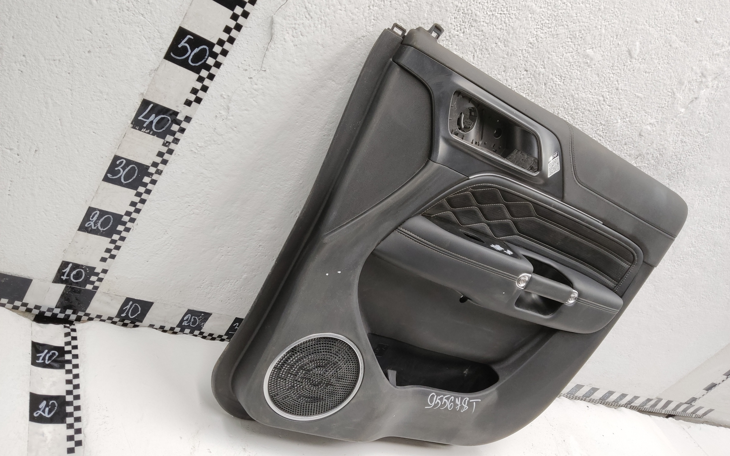 Обшивка двери передней правой Tank 300