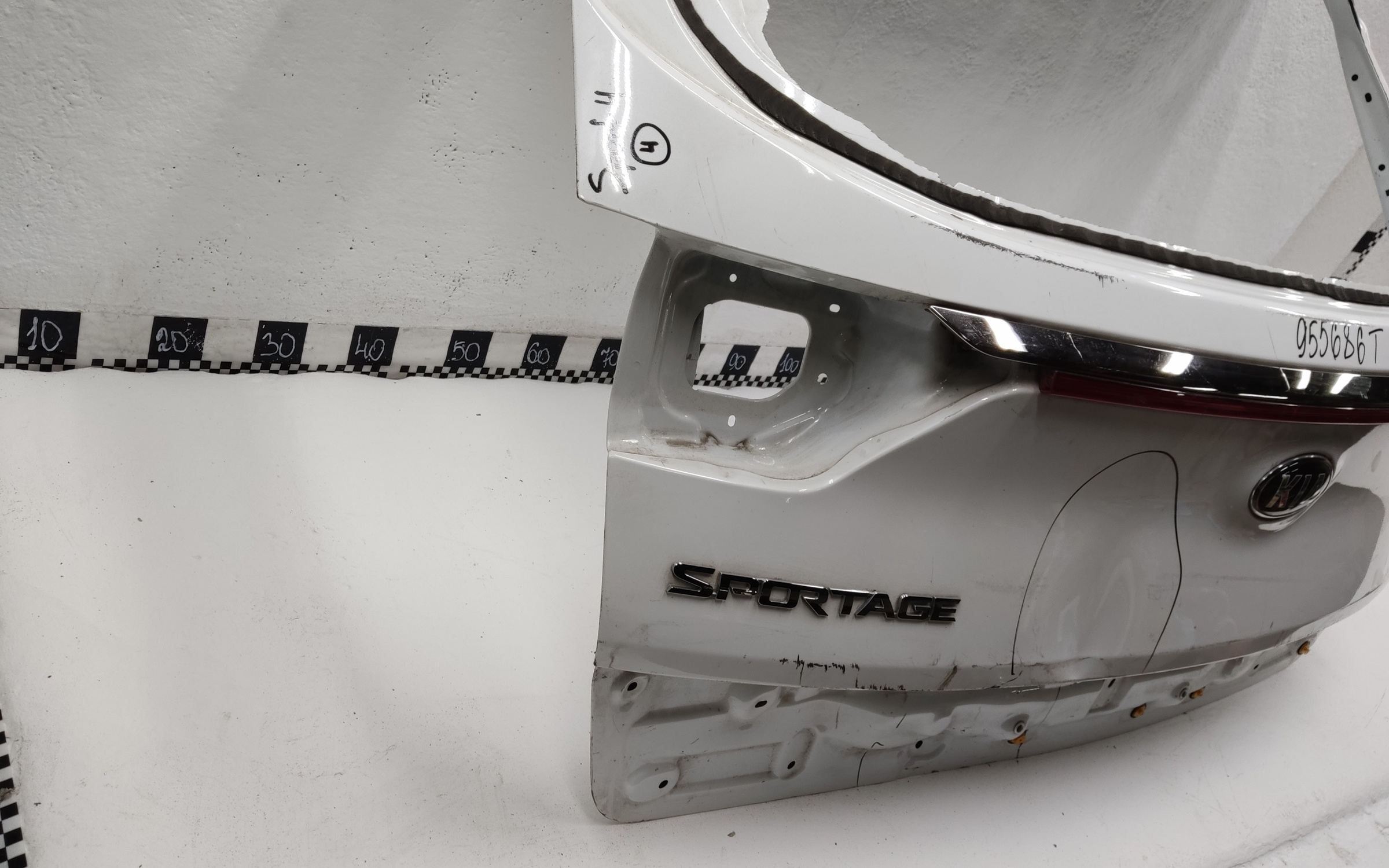 Крышка багажника KIA Sportage 4