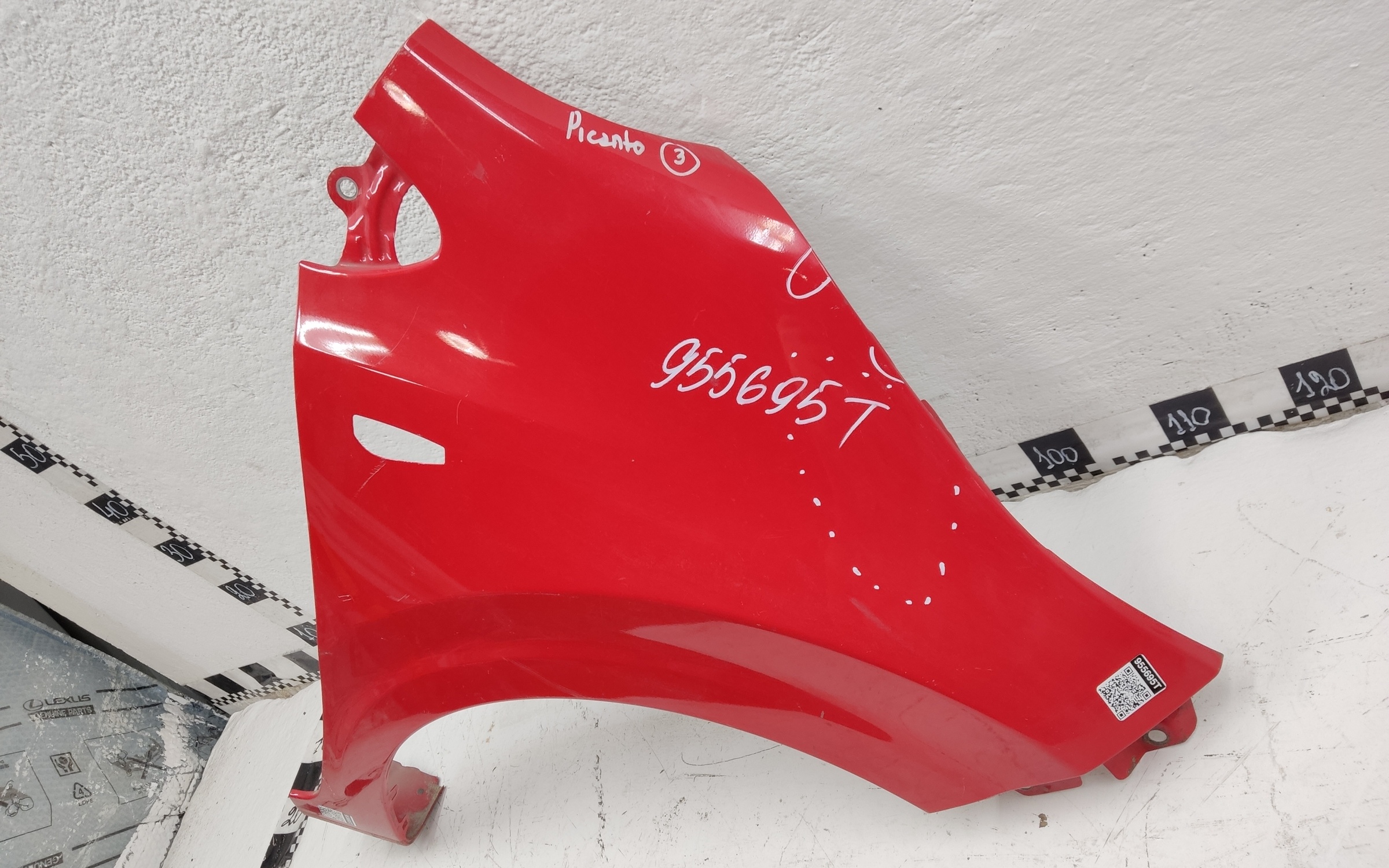 Крыло переднее правое Kia Picanto 3 под повторитель