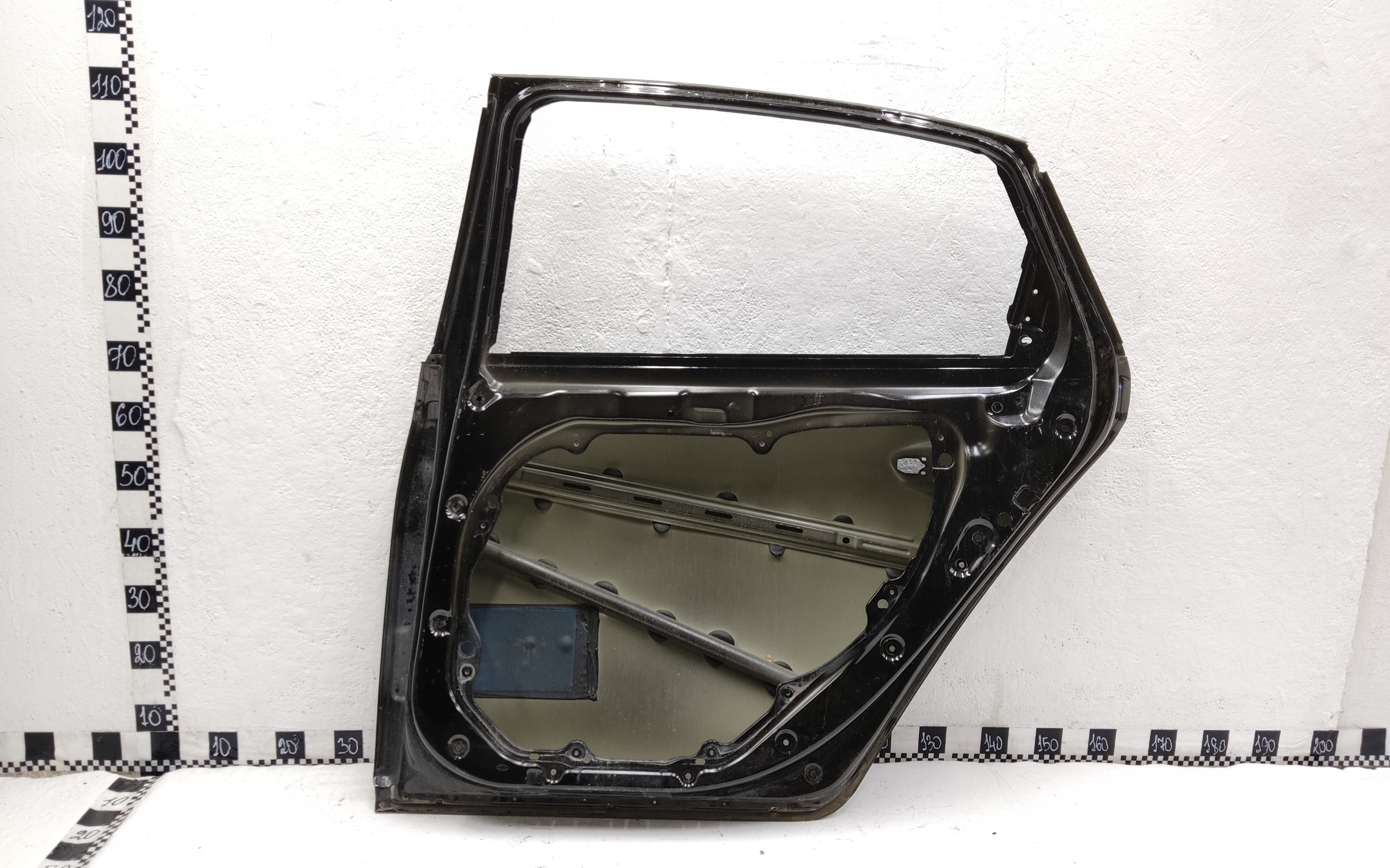 Дверь задняя правая Kia K900 2