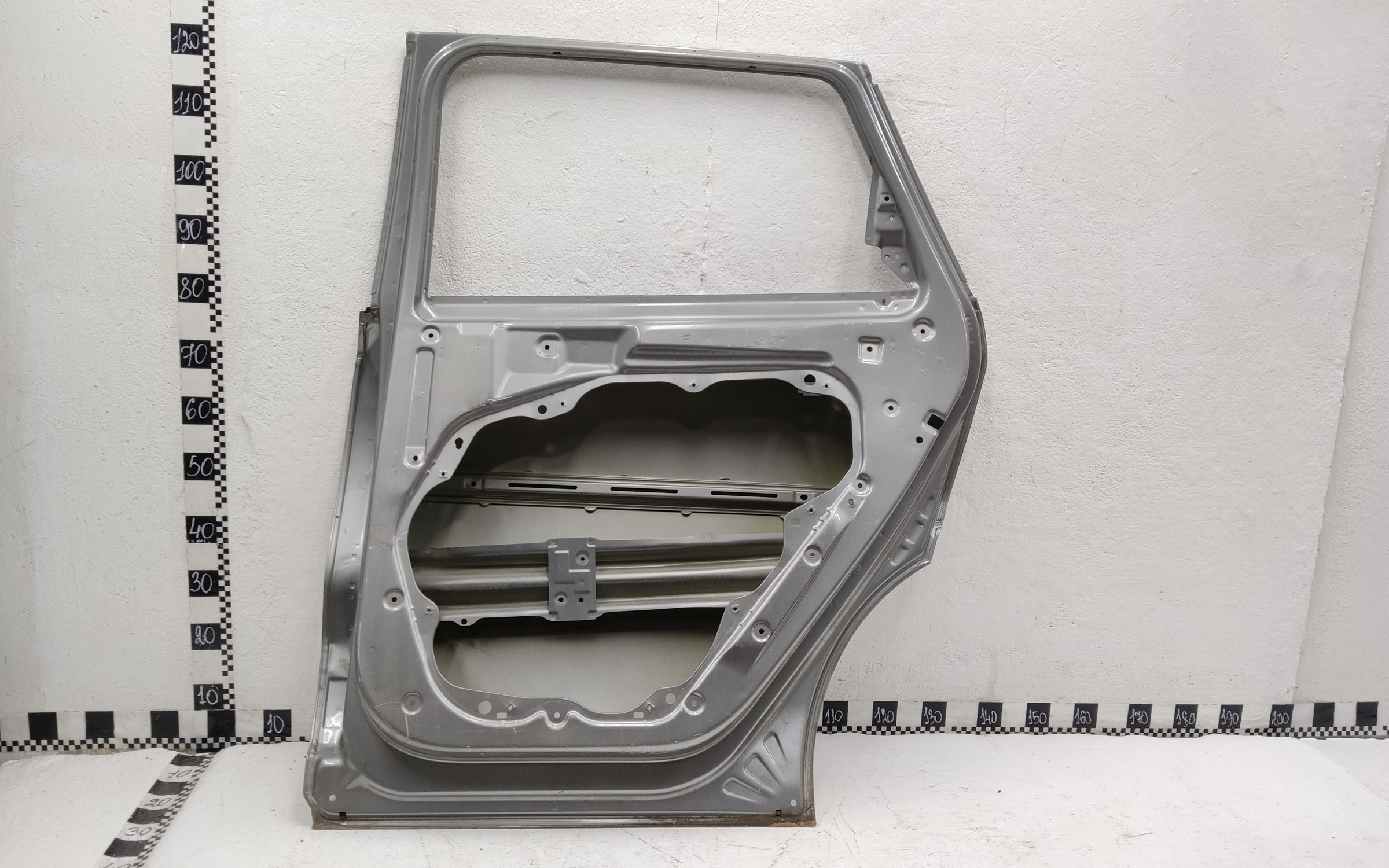 Дверь задняя правая Kia Sorento 4