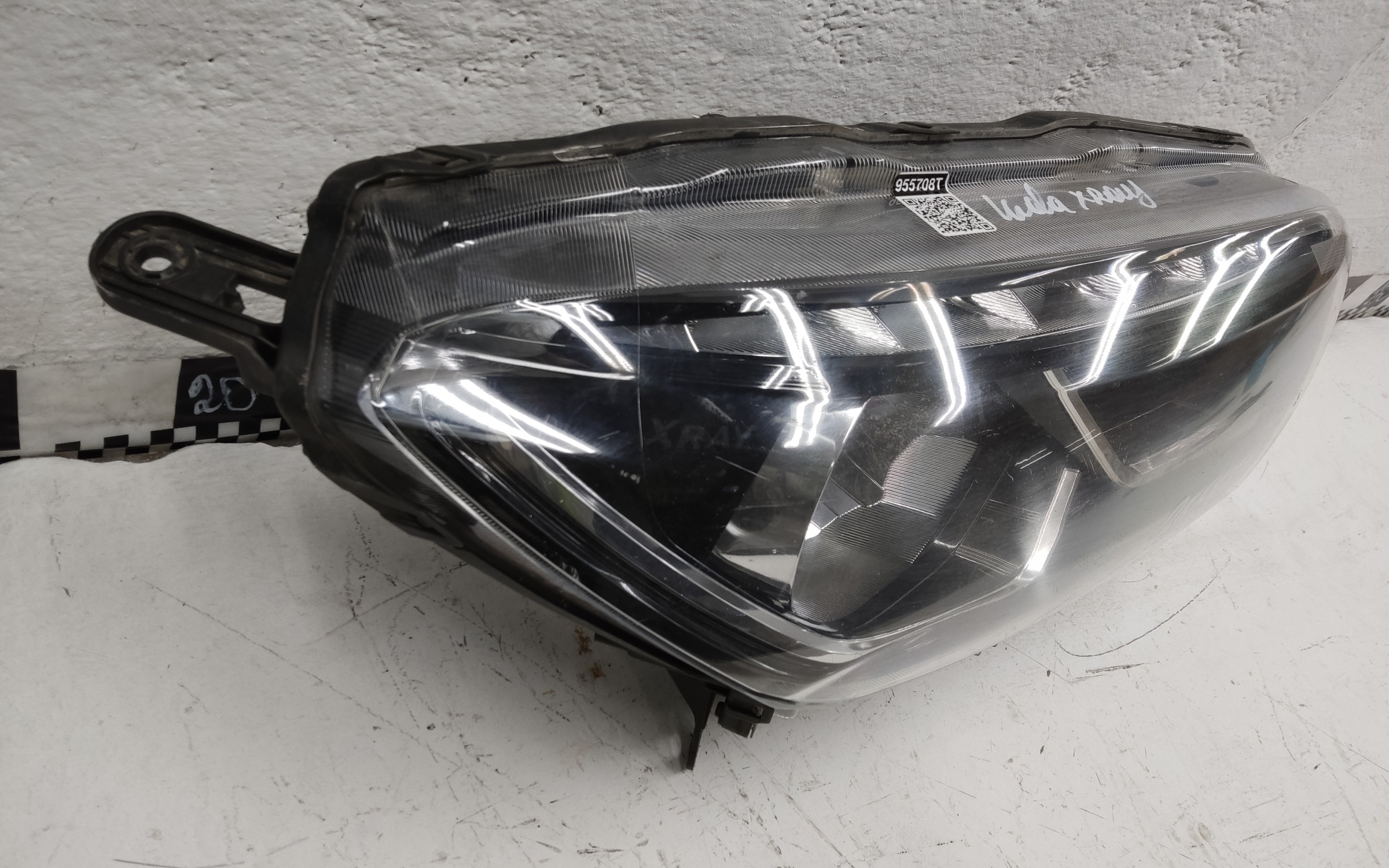 Фара передняя правая Lada XRAY галоген с ДХО