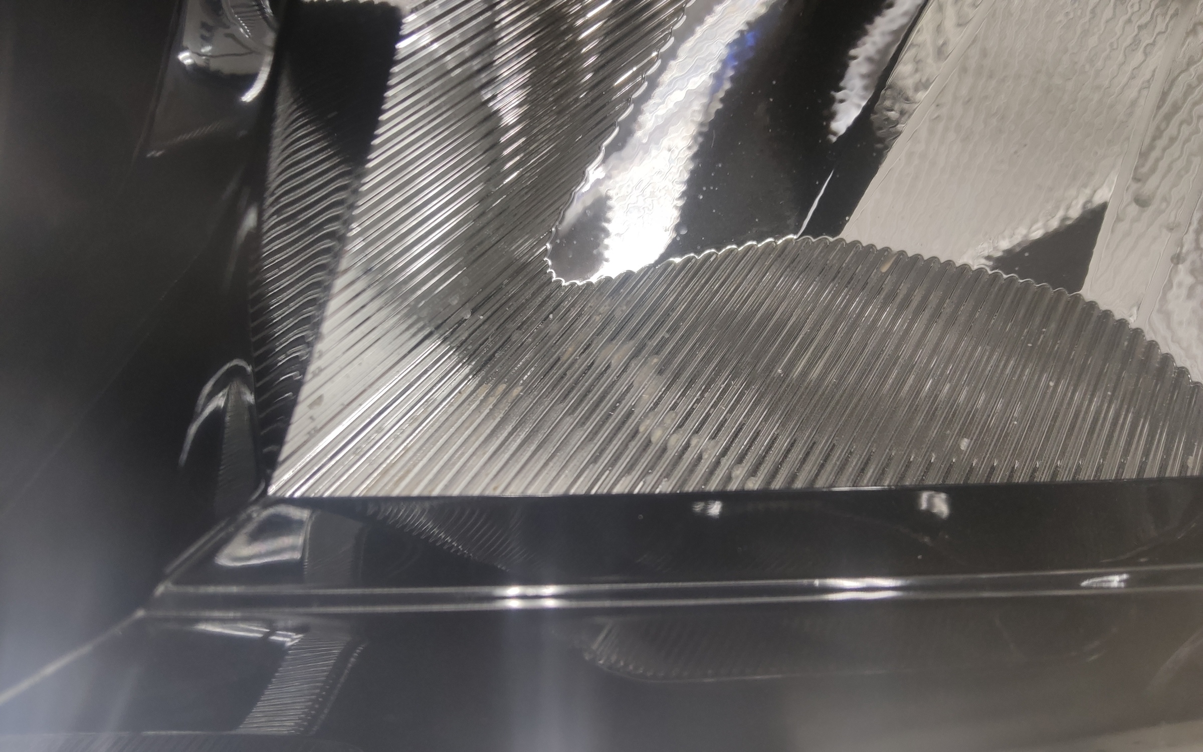 Фара передняя левая Lada Niva Travel галоген