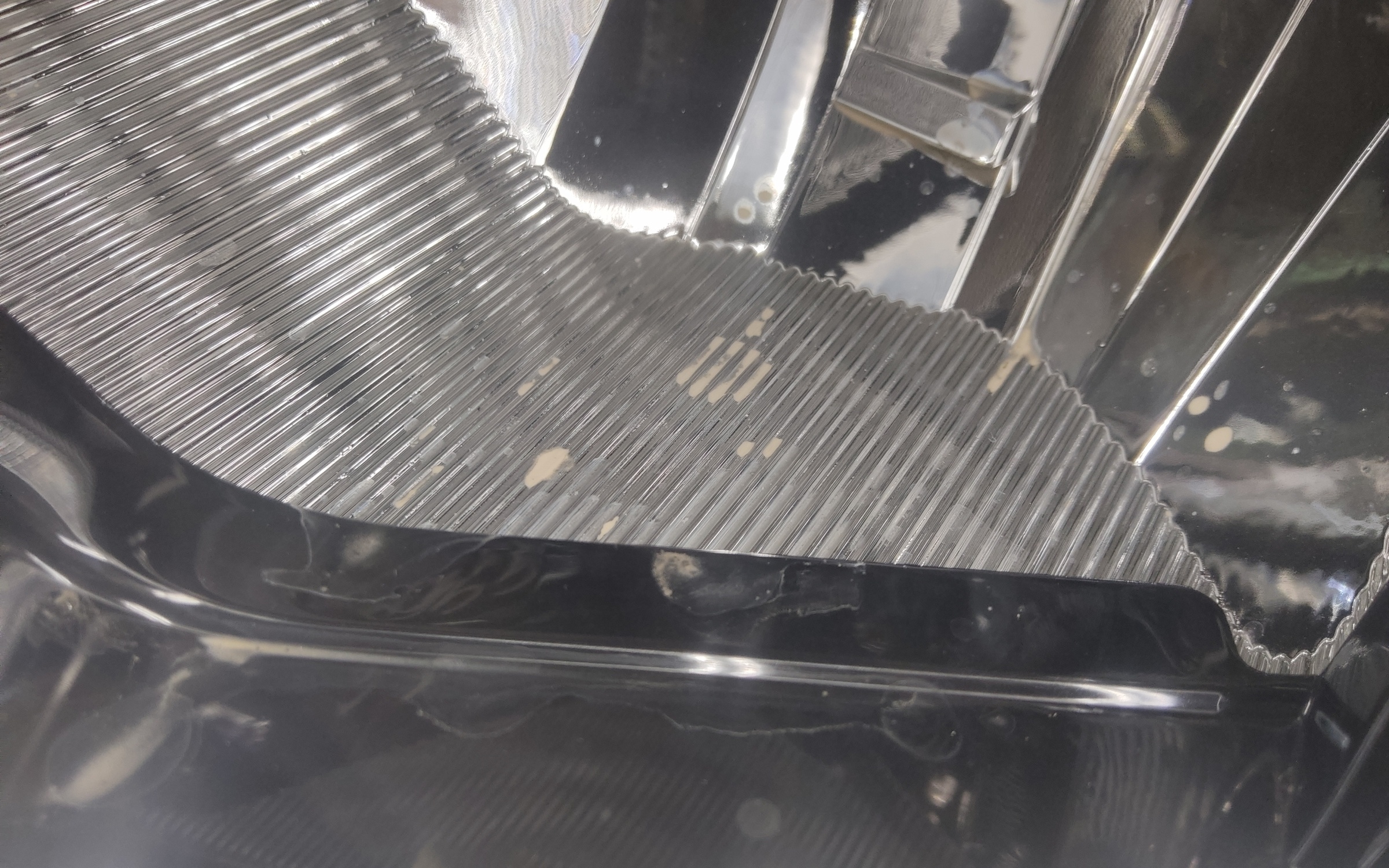 Фара передняя левая Lada Niva Travel галоген