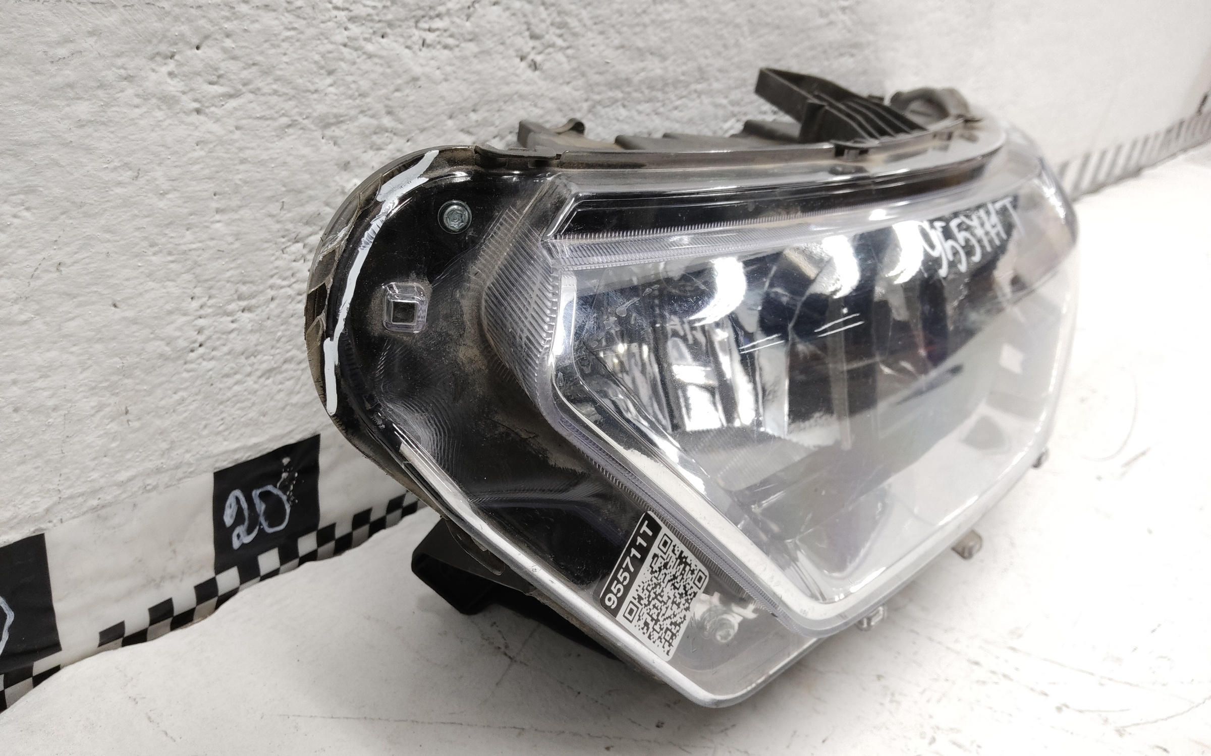 Фара передняя левая Lada Niva Travel галоген