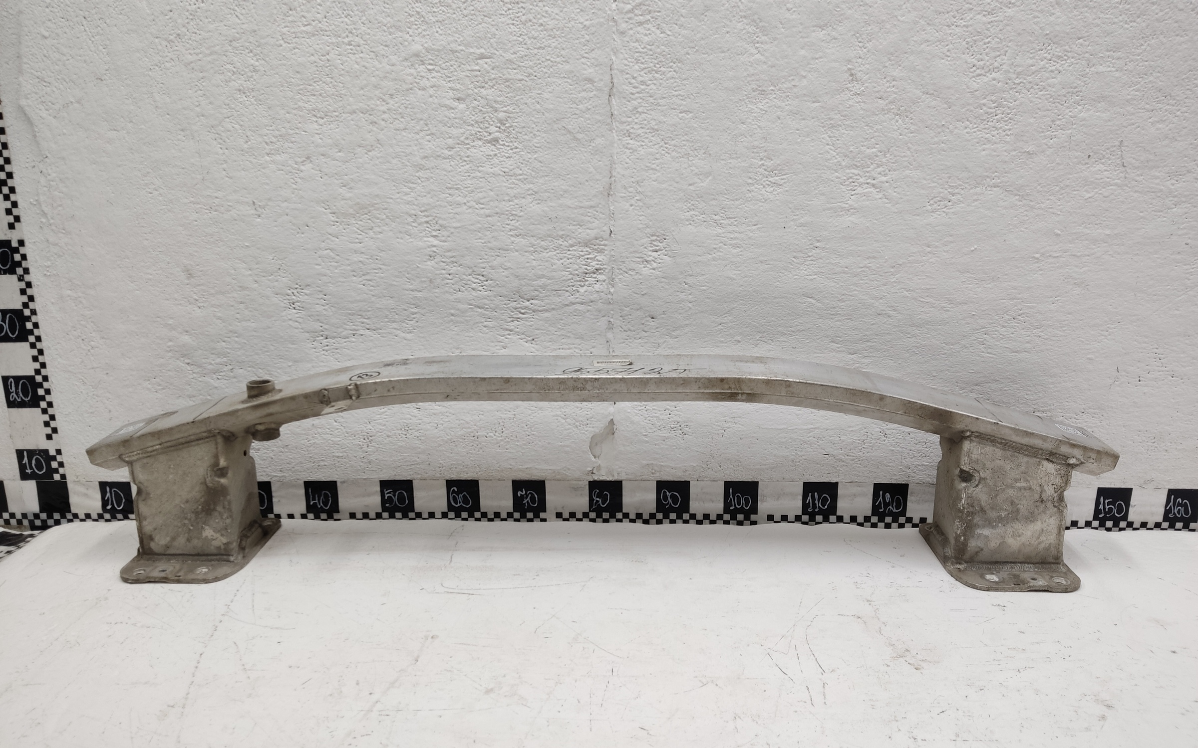 Усилитель переднего бампера Hyundai Santa Fe 4 Restail