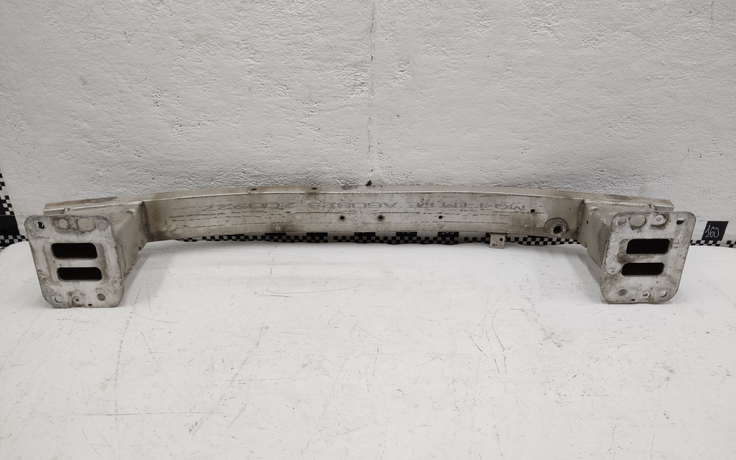 Усилитель переднего бампера Hyundai Santa Fe 4 Restail