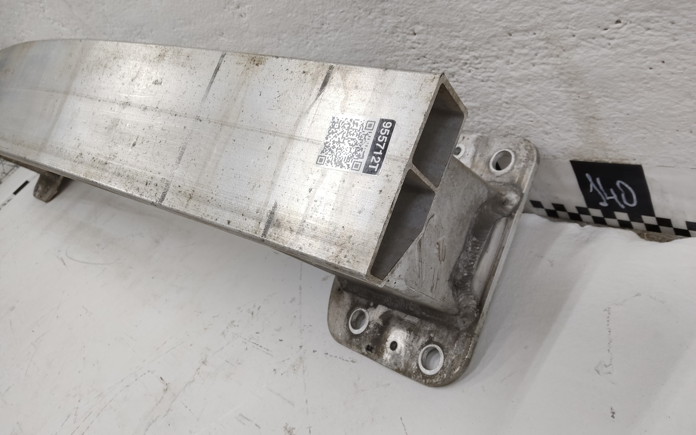 Усилитель переднего бампера Hyundai Santa Fe 4 Restail