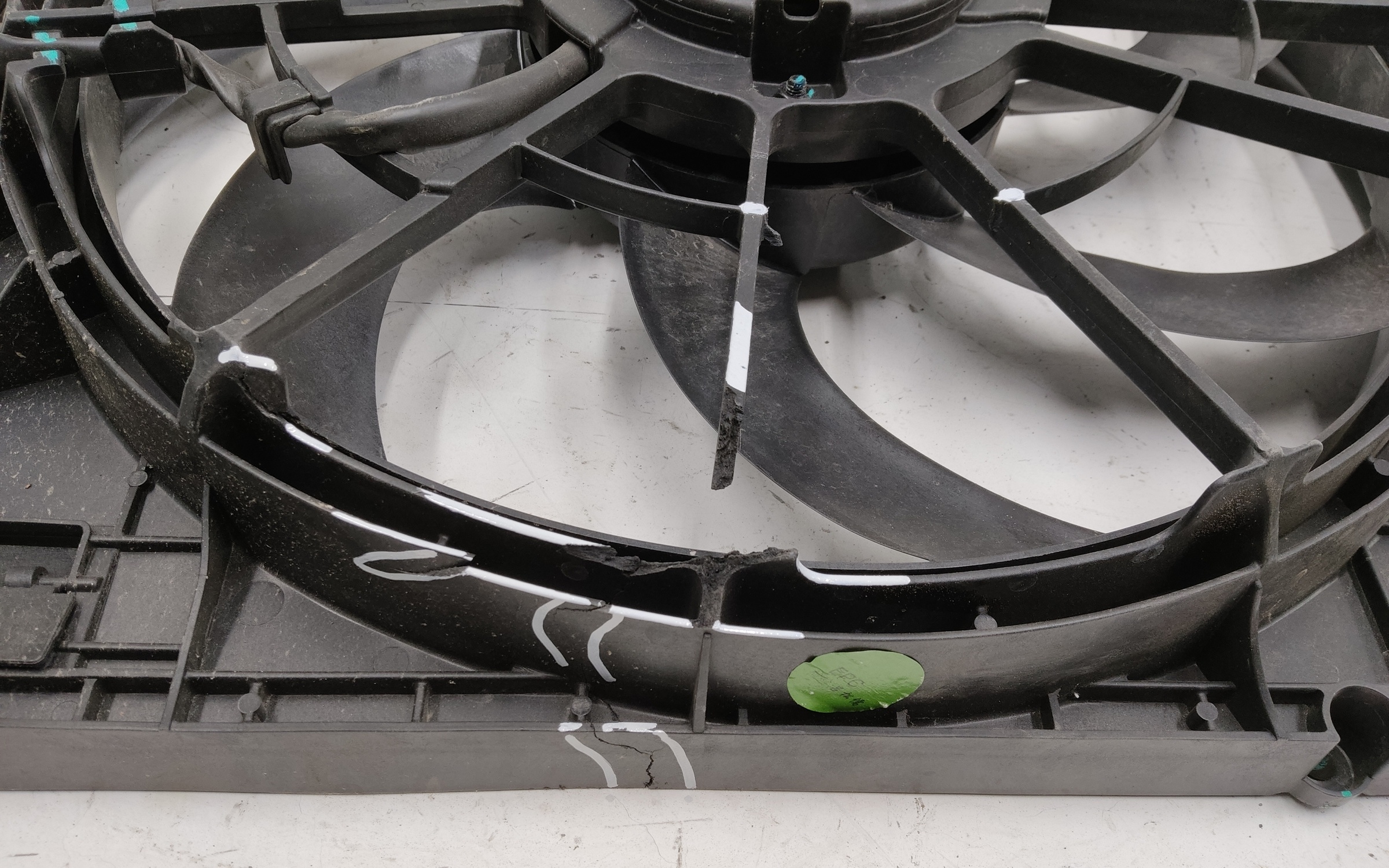 Диффузор вентилятора радиатора Geely Coolray