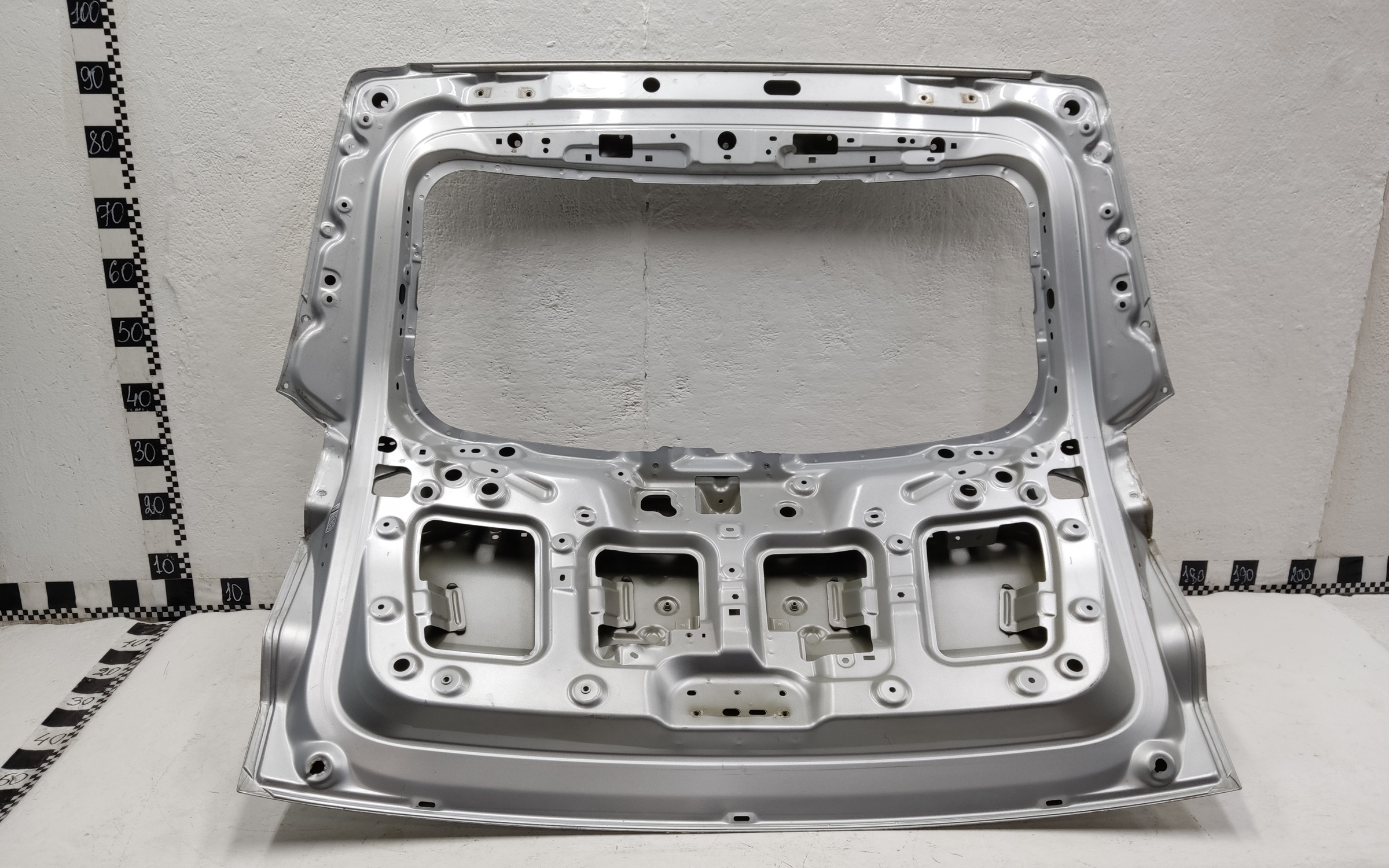 Крышка багажника Geely Atlas Pro