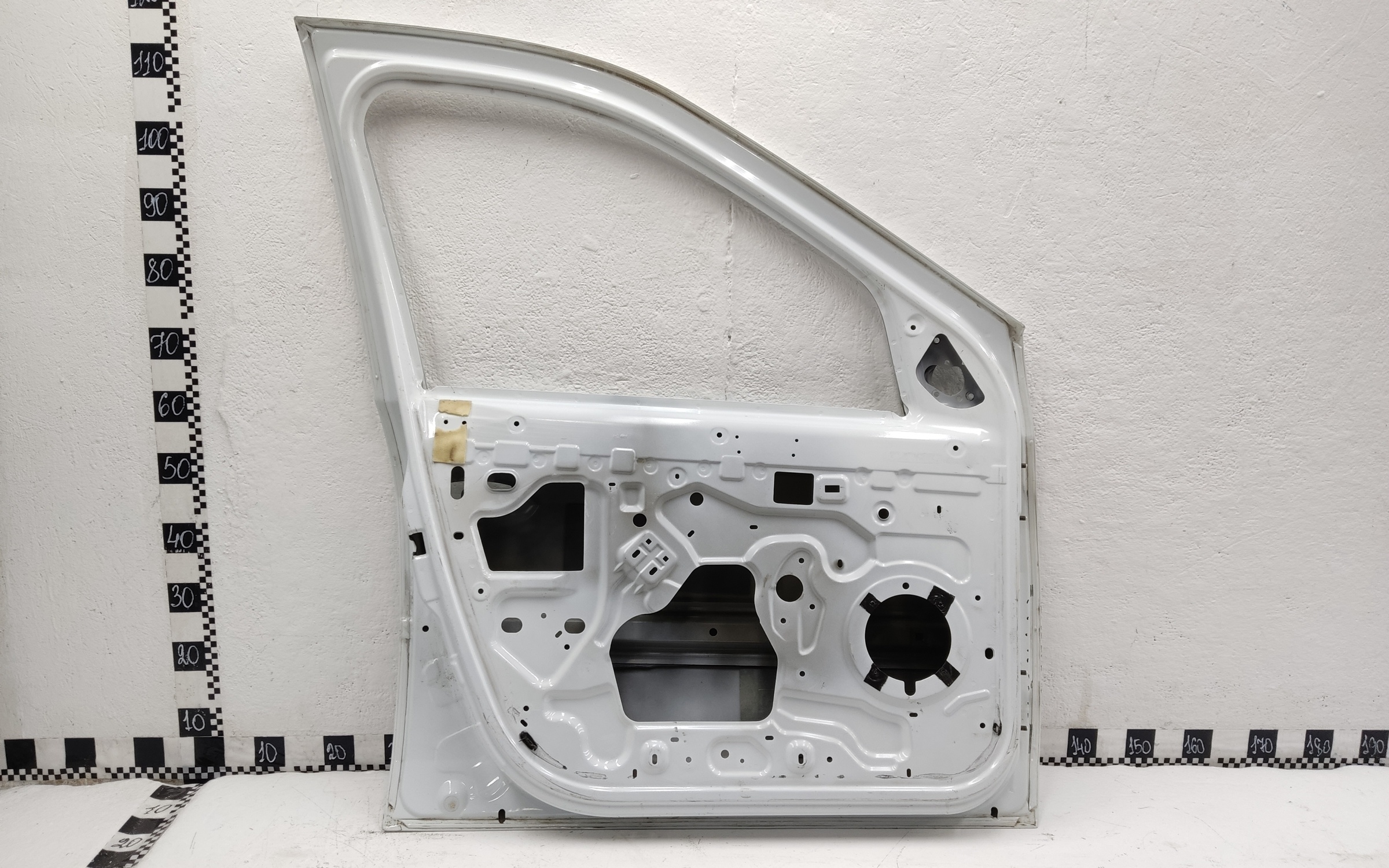 Дверь передняя левая Lada Largus 1 Restail без накладки