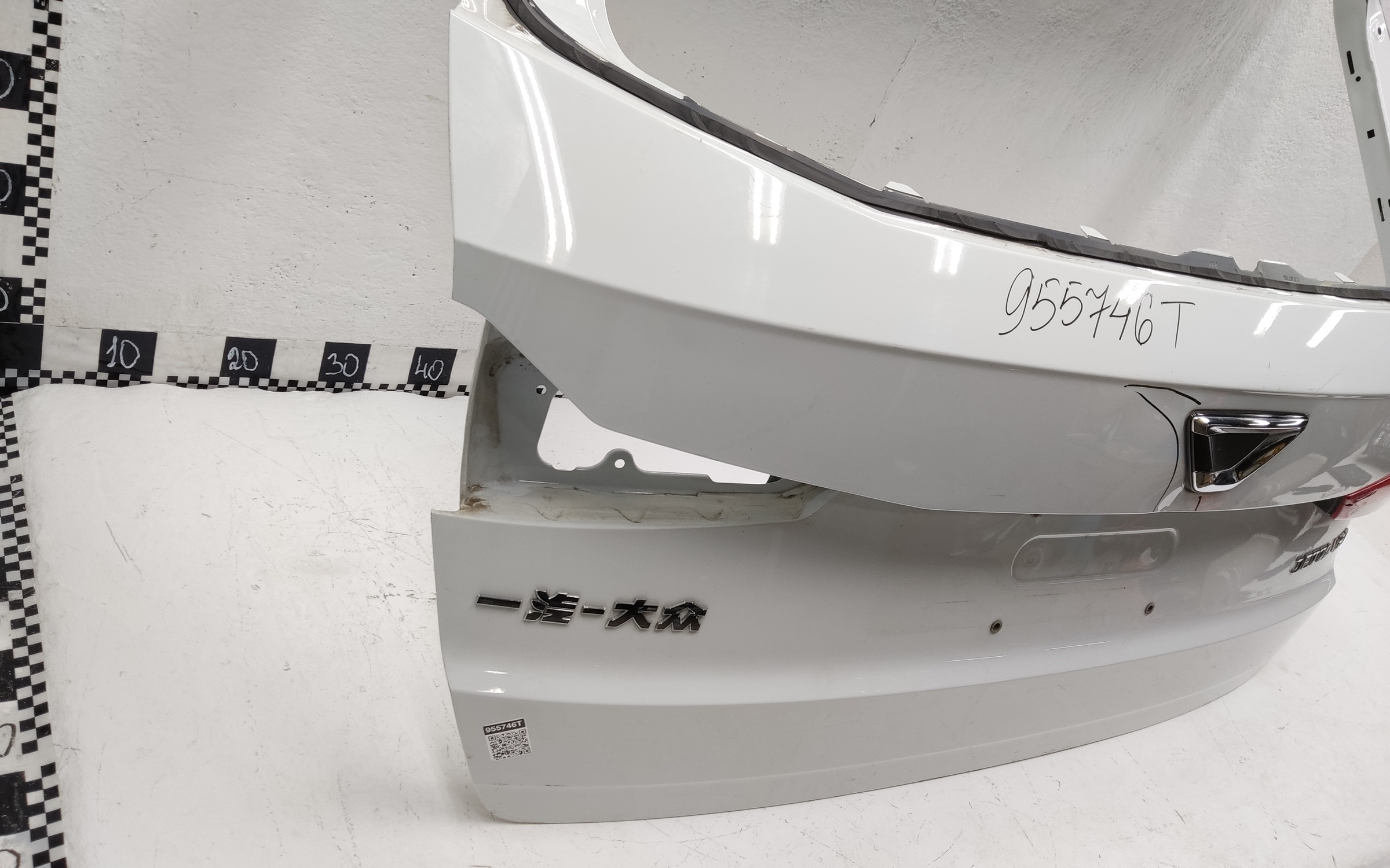 Крышка багажника Jetta VS5