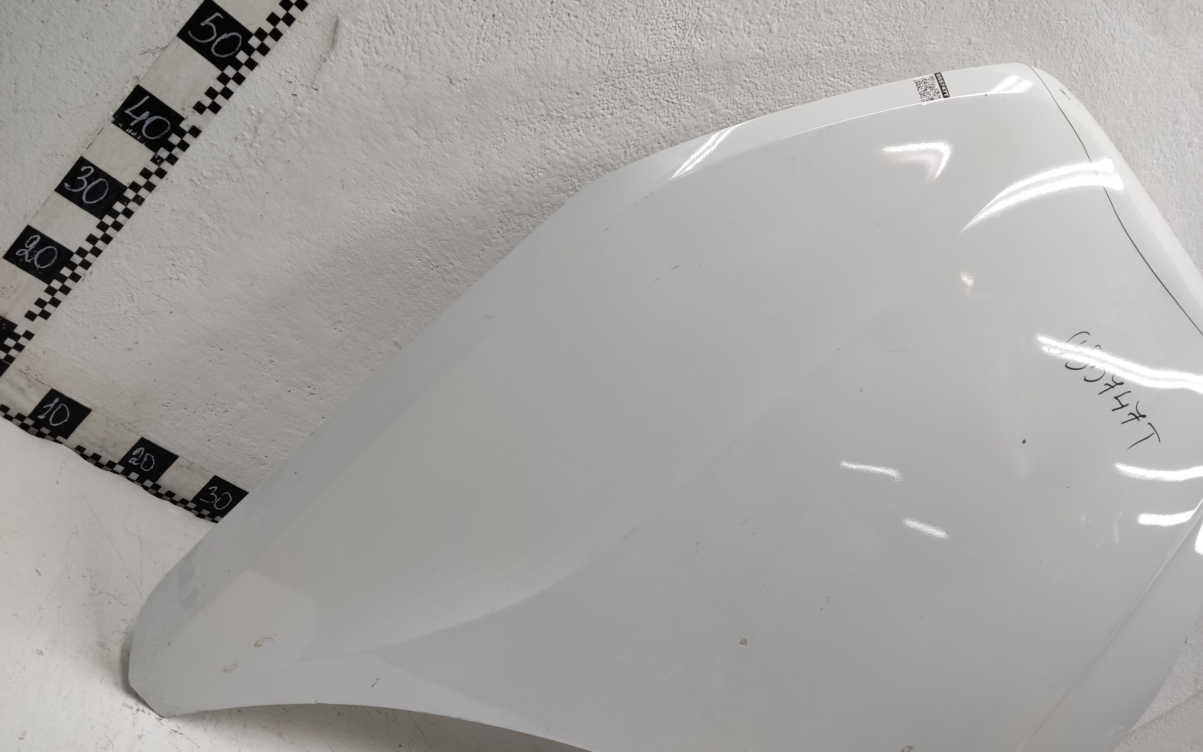 Капот Lada Vesta