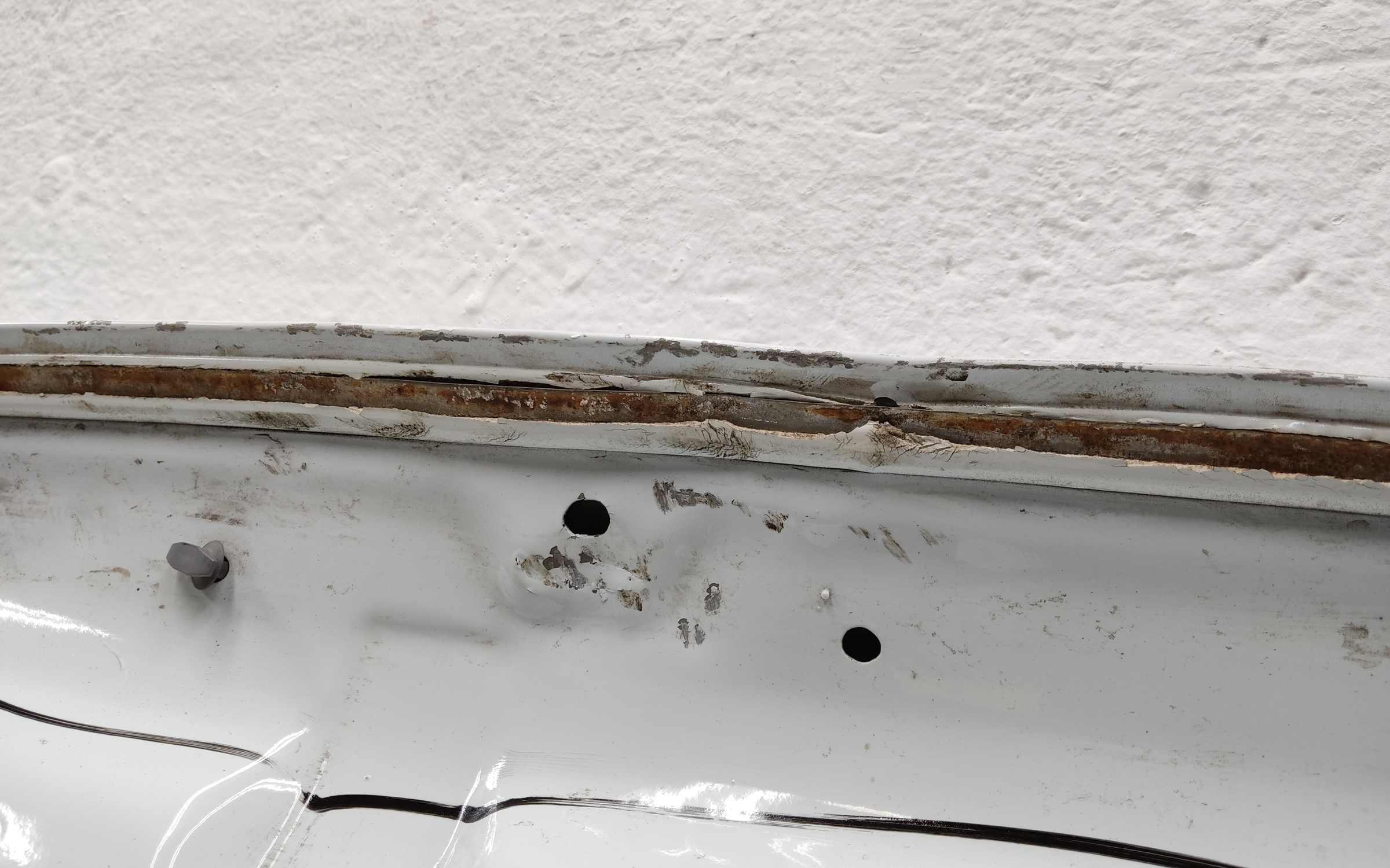 Капот Lada Vesta