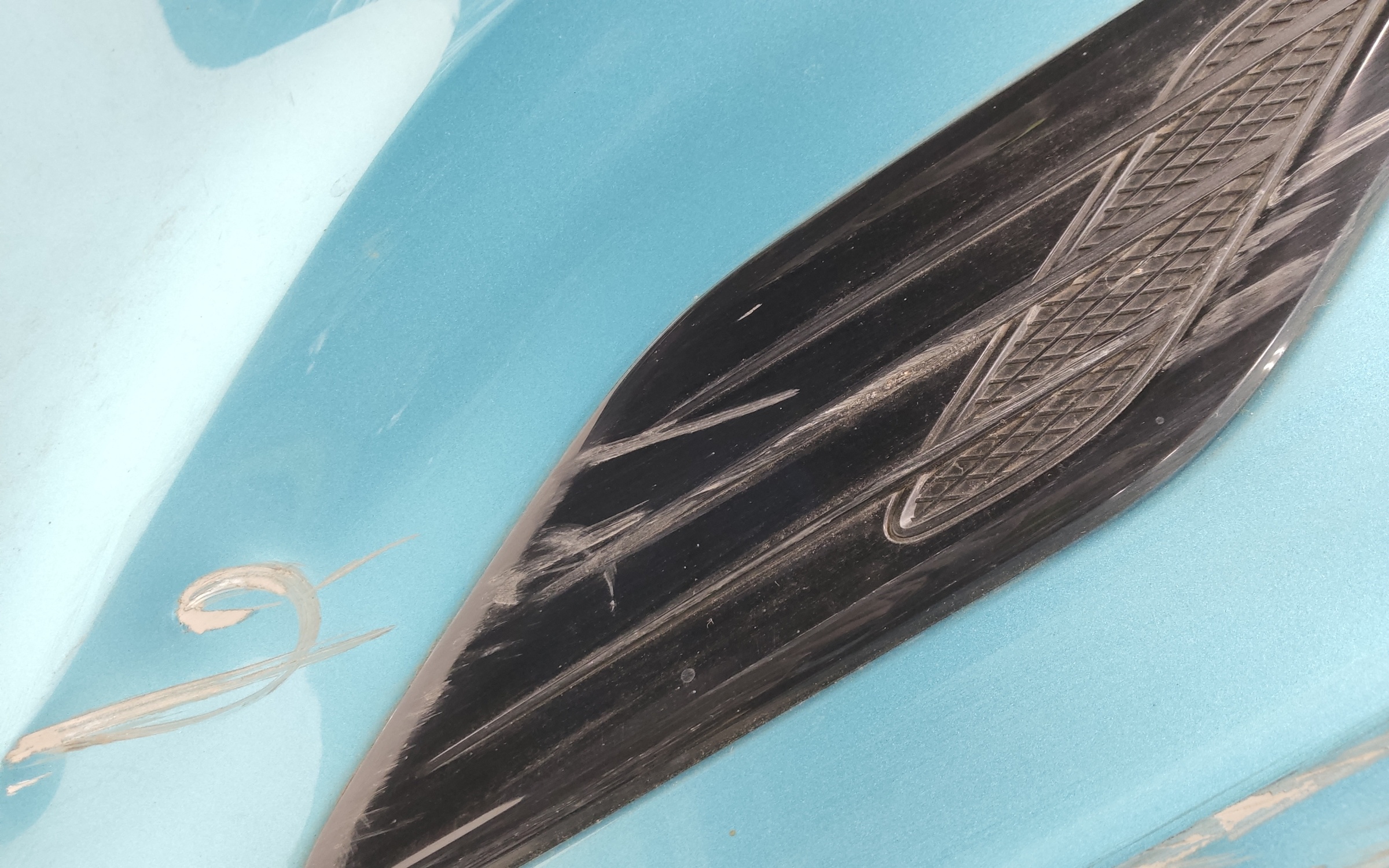 Капот Geely Coolray Restail