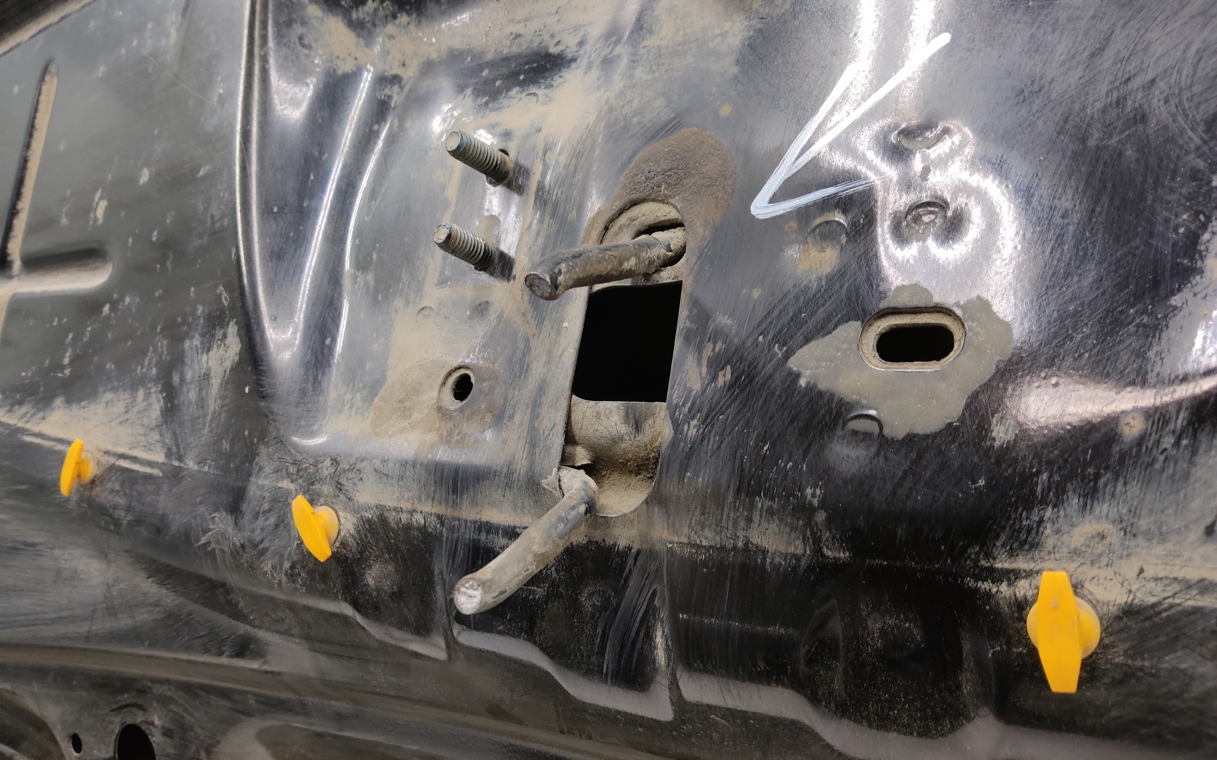 Капот Lada Granta 1 Restail